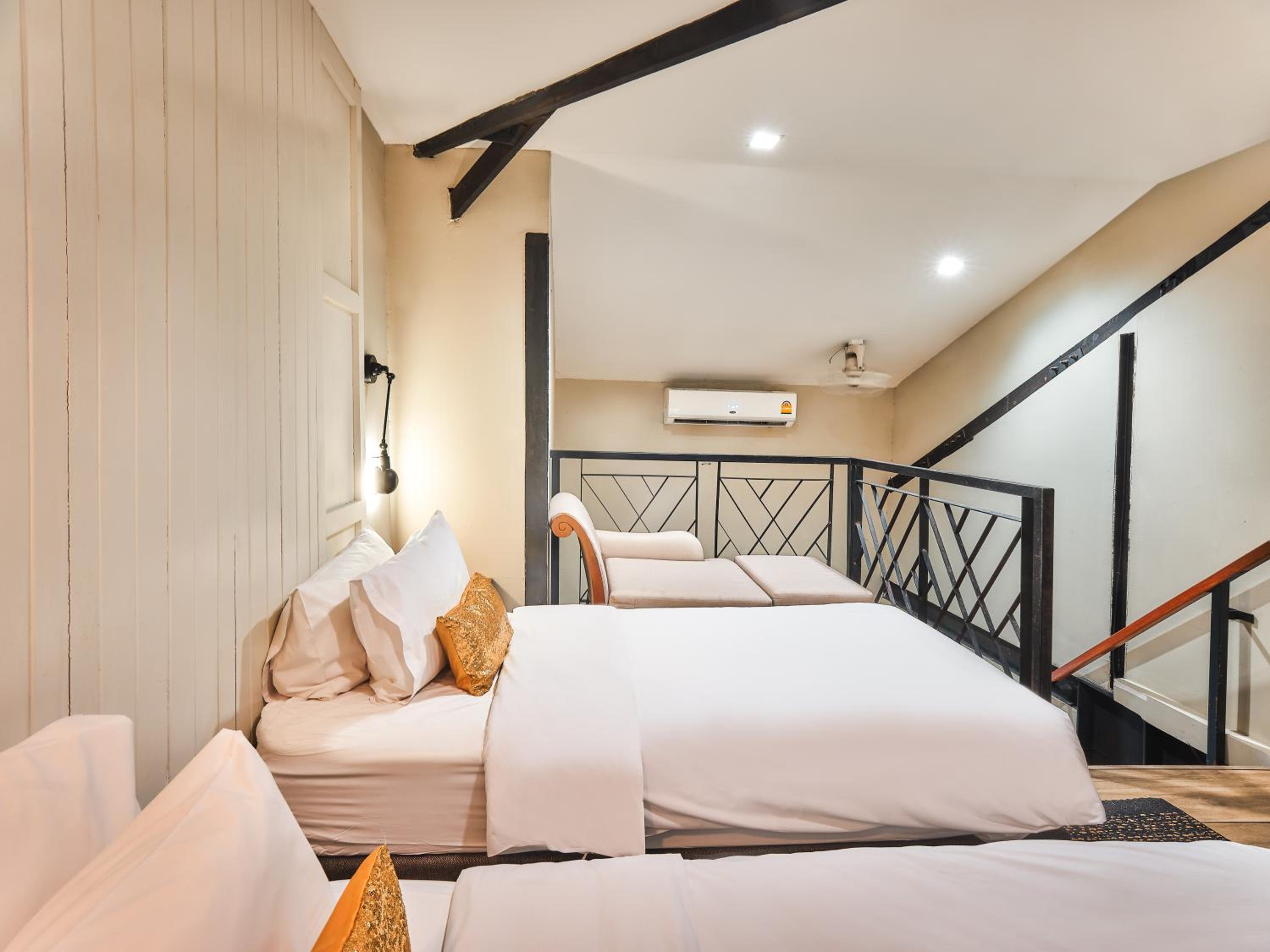 Duplex Suite With Twin Beds photo 1