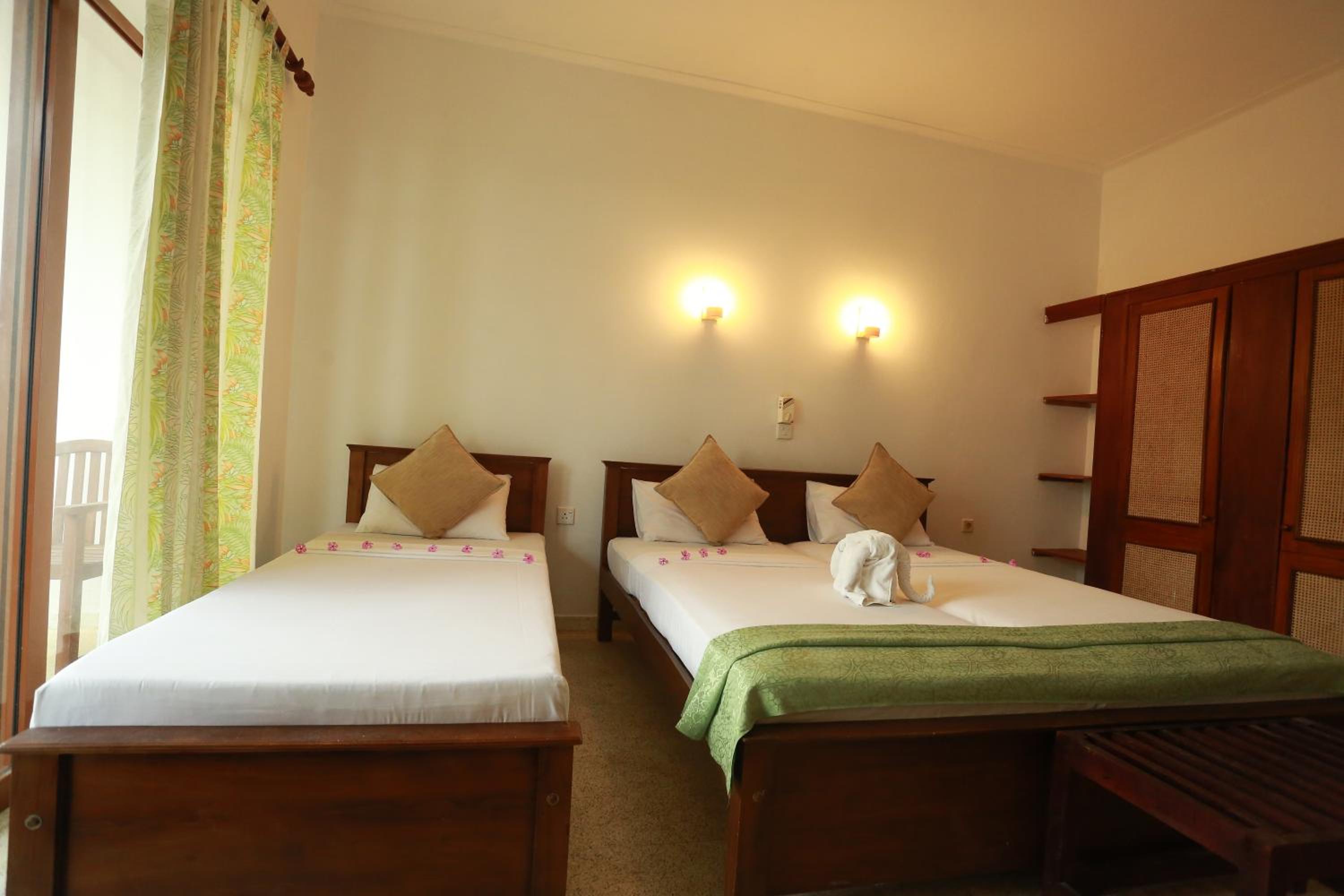 Triple Room with Lake View