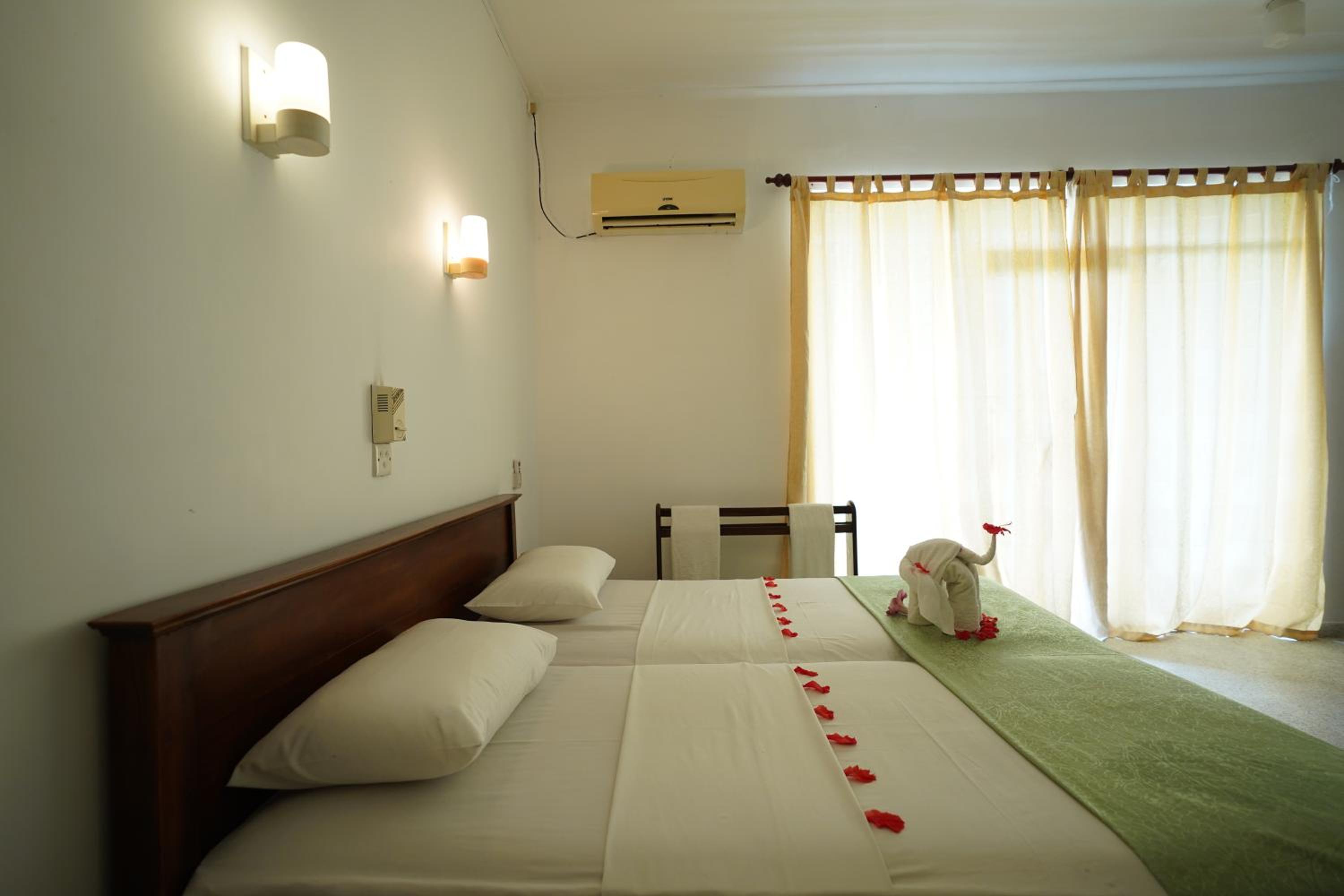 Triple Room with Lake View