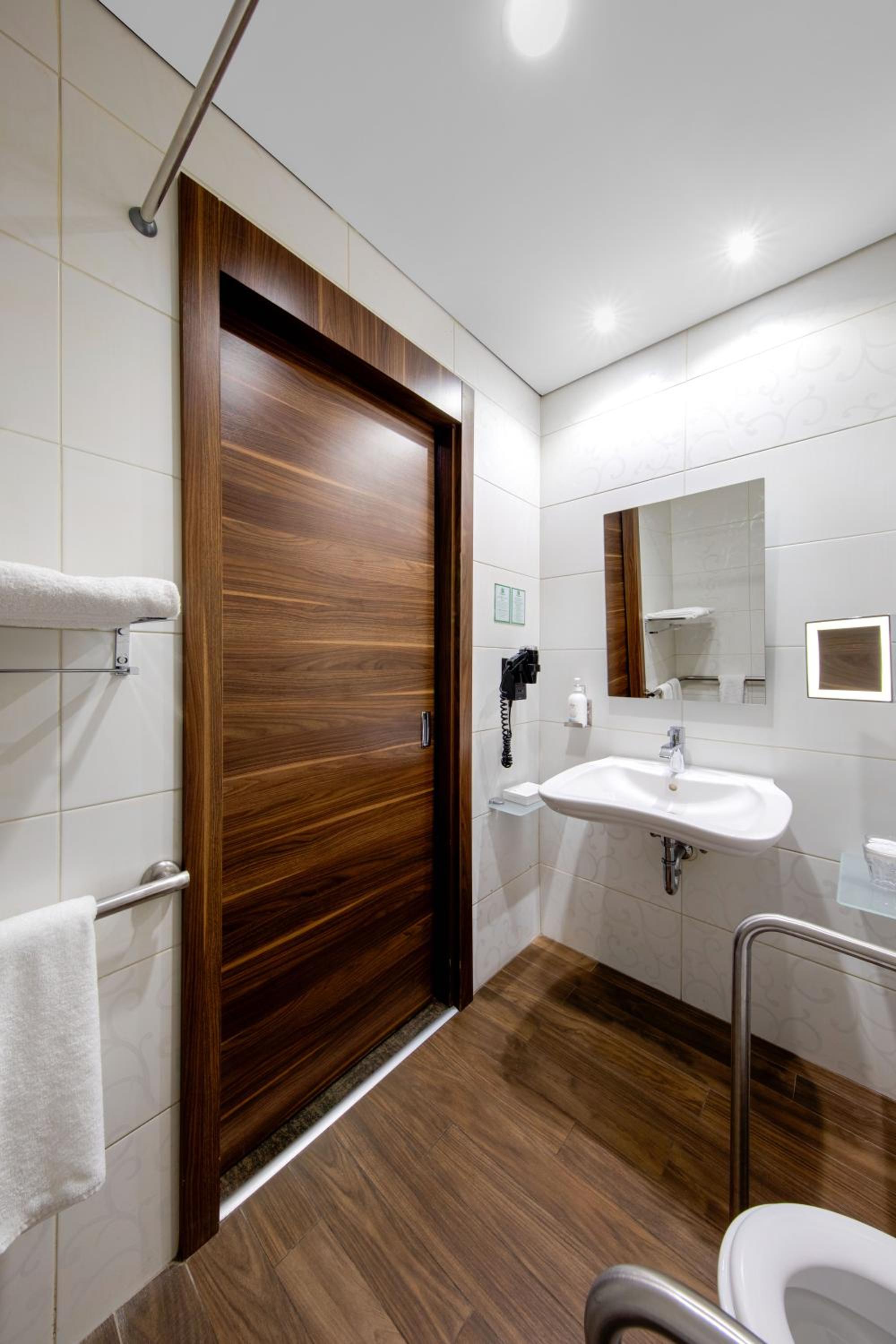 Standard Double Room - Disability Access