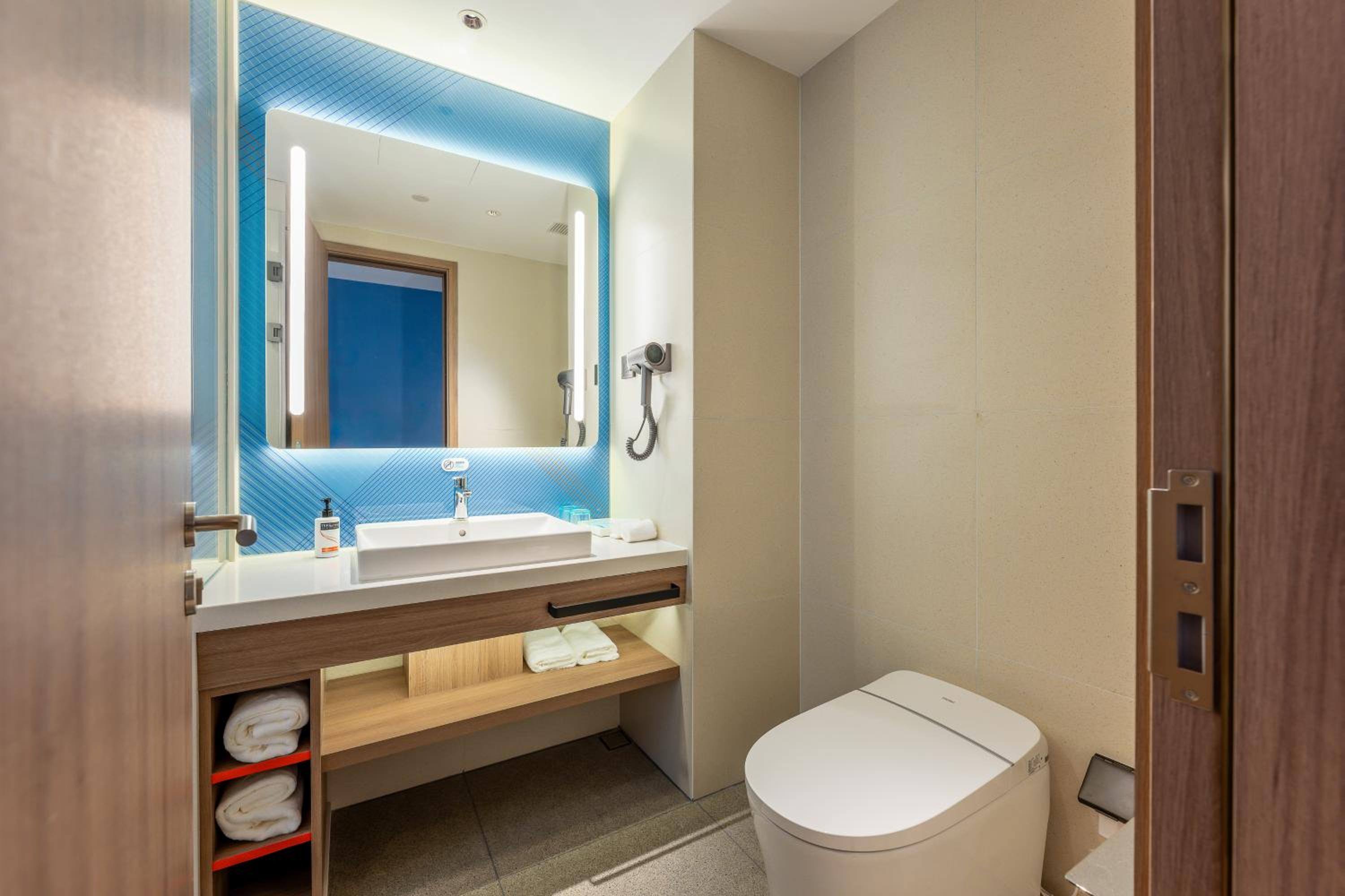 Standard Double Room with Two Double Beds photo 3
