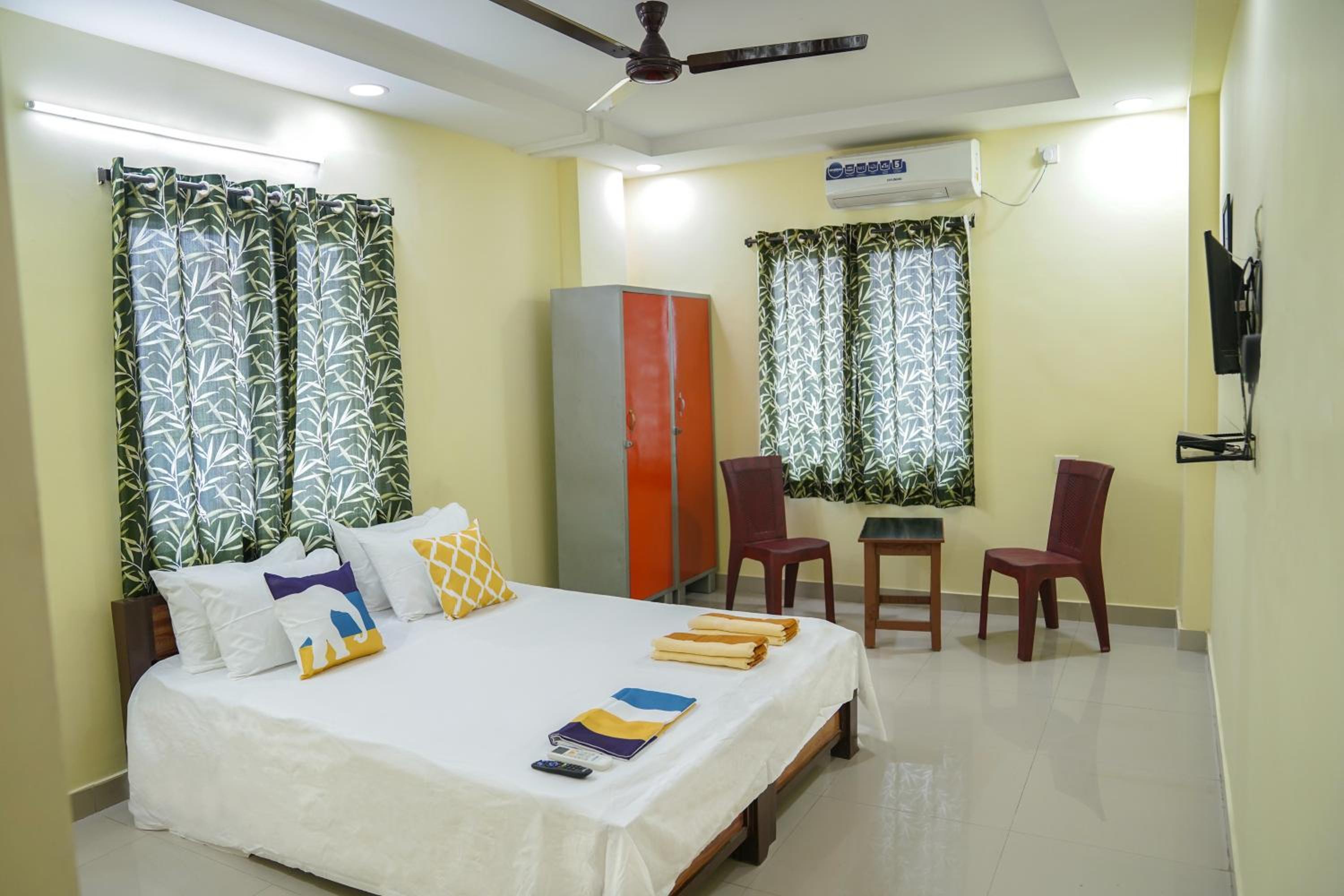 Deluxe Room - Photo 5
