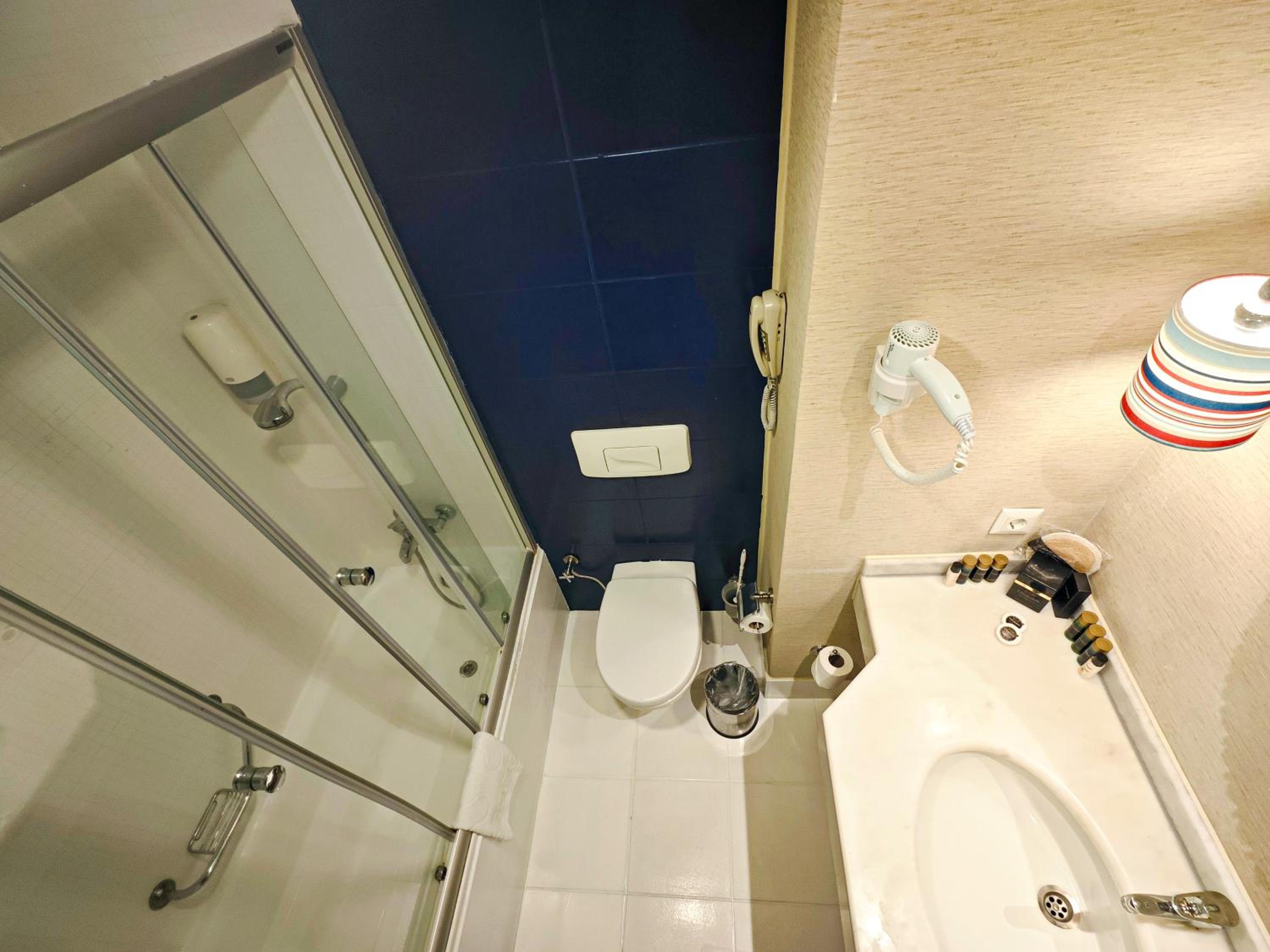 Standard Triple Room With Mountain Or Sea View photo 3