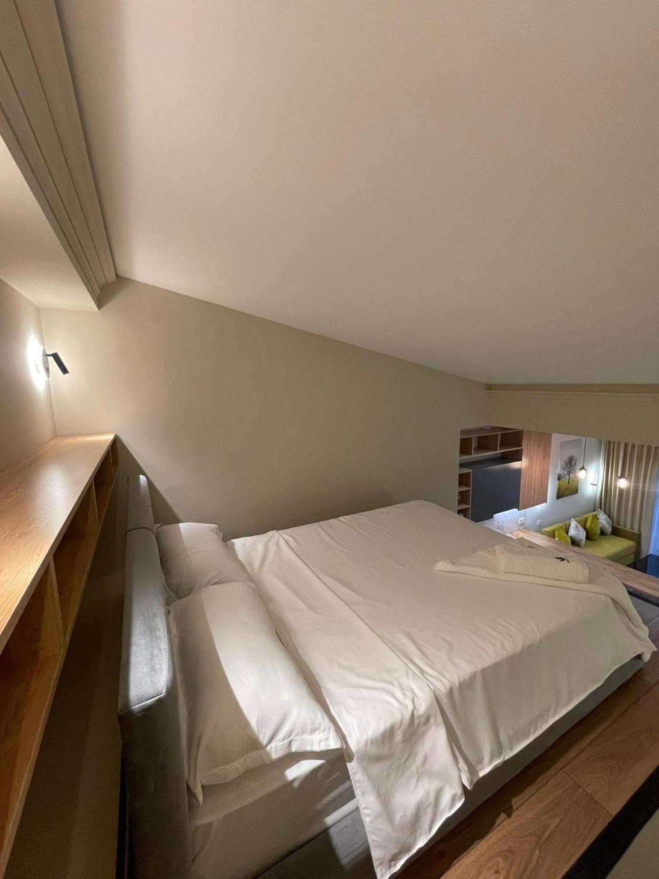 Studio - Split Level