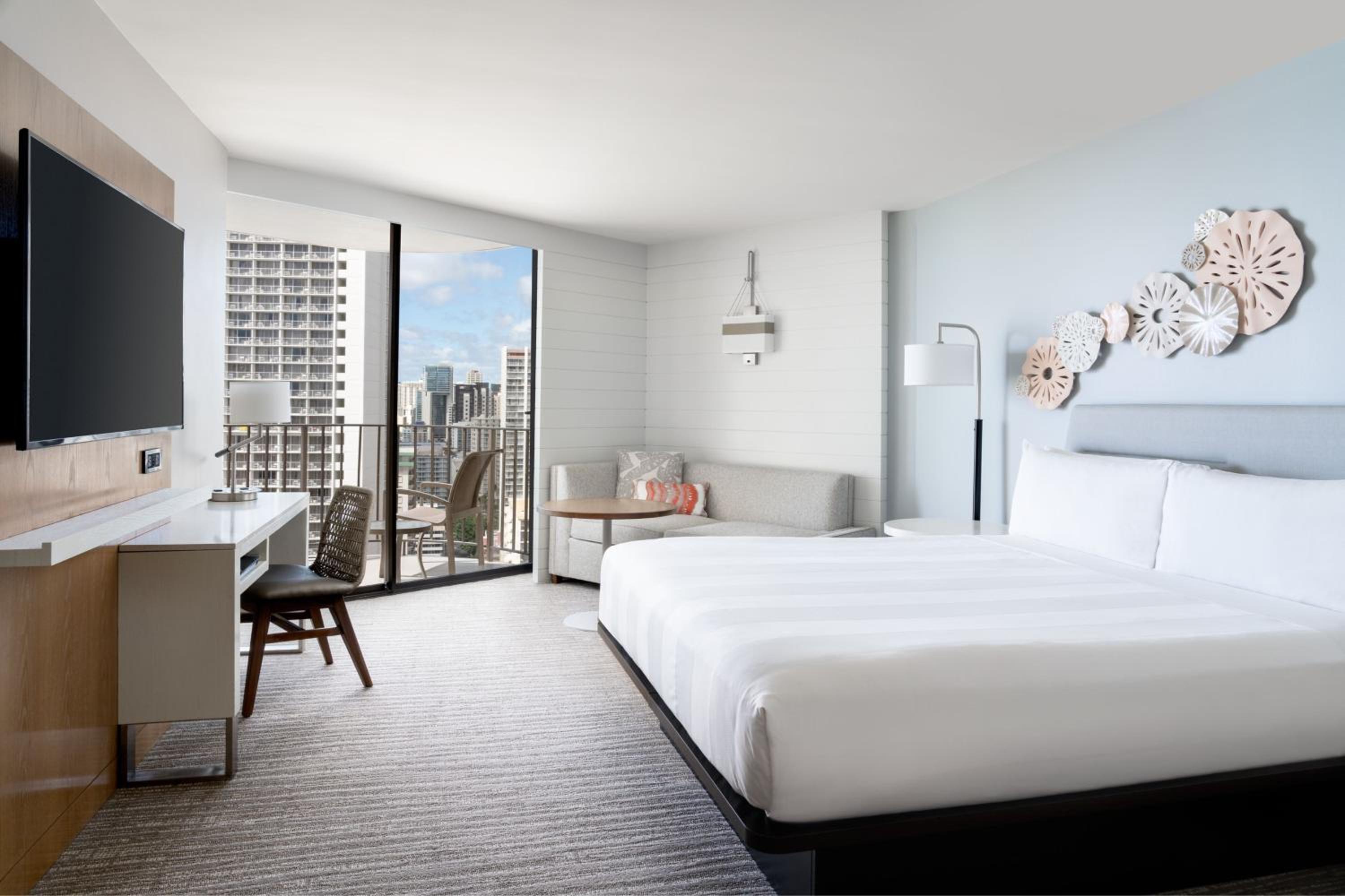 King Room with Sofa Bed and City View - Hearing Accessible