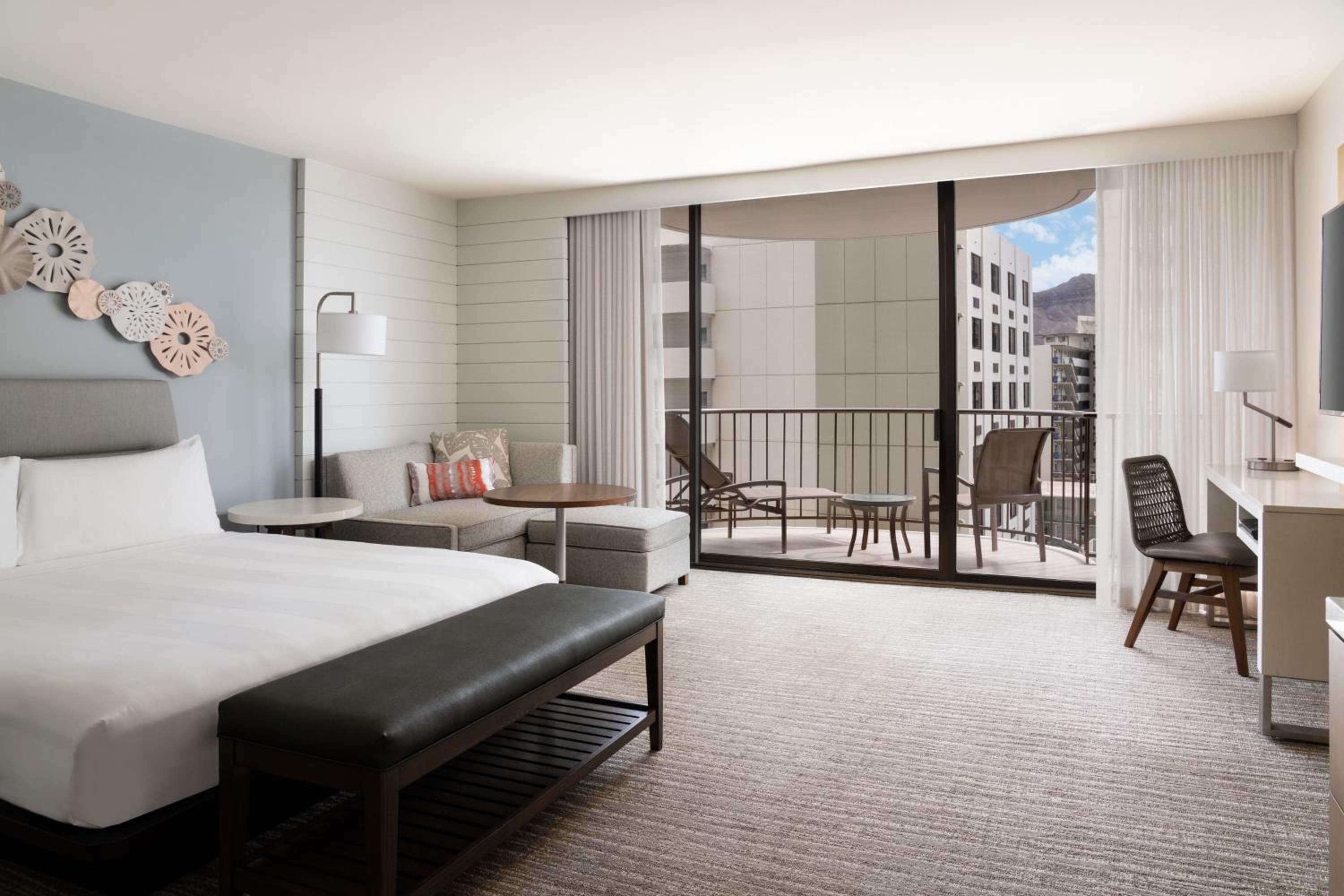 King Room with Sofa Bed and City View - Hearing Accessible