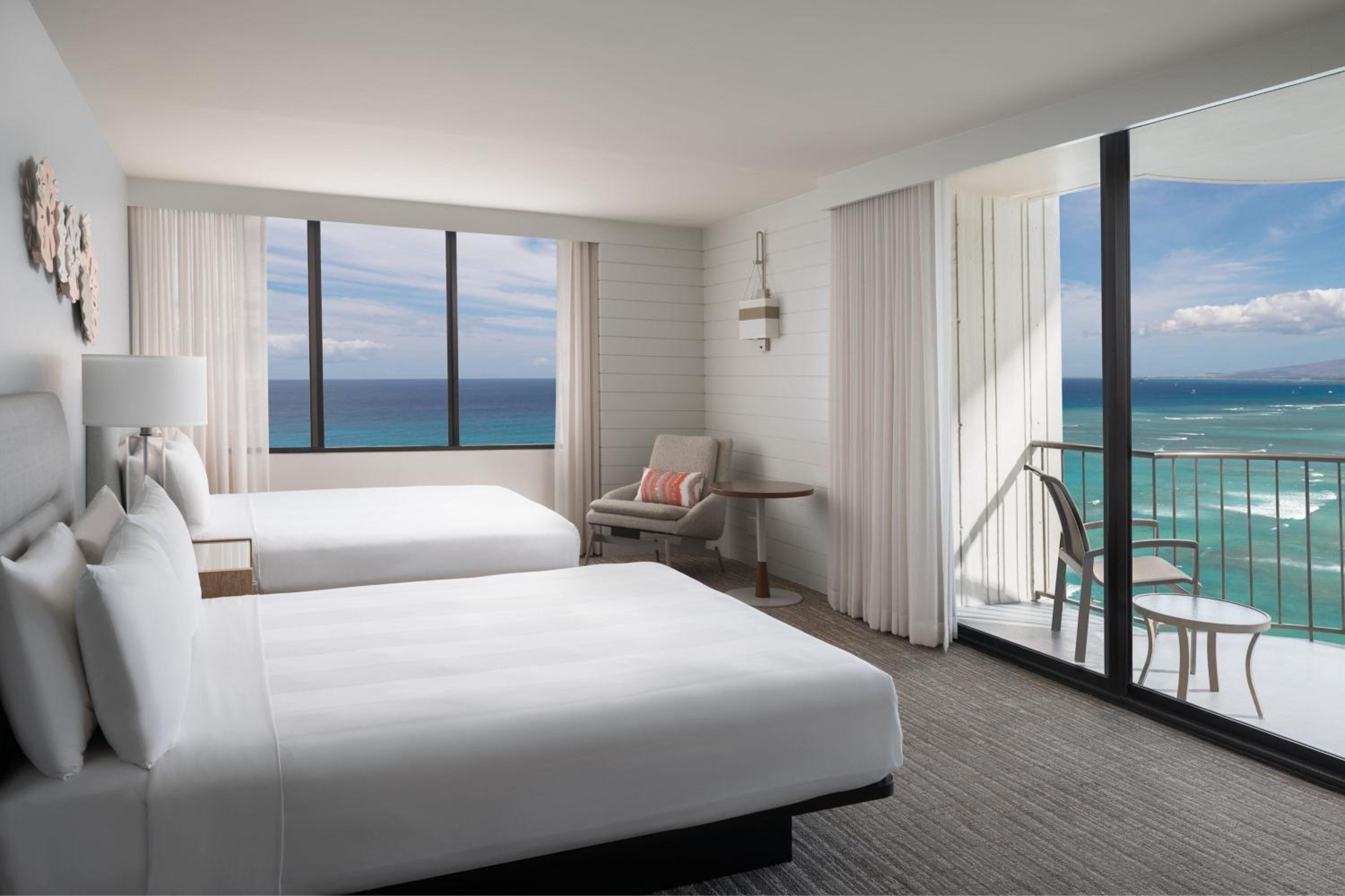 Junior Corner Suite with Two Double Beds - Oceanfront