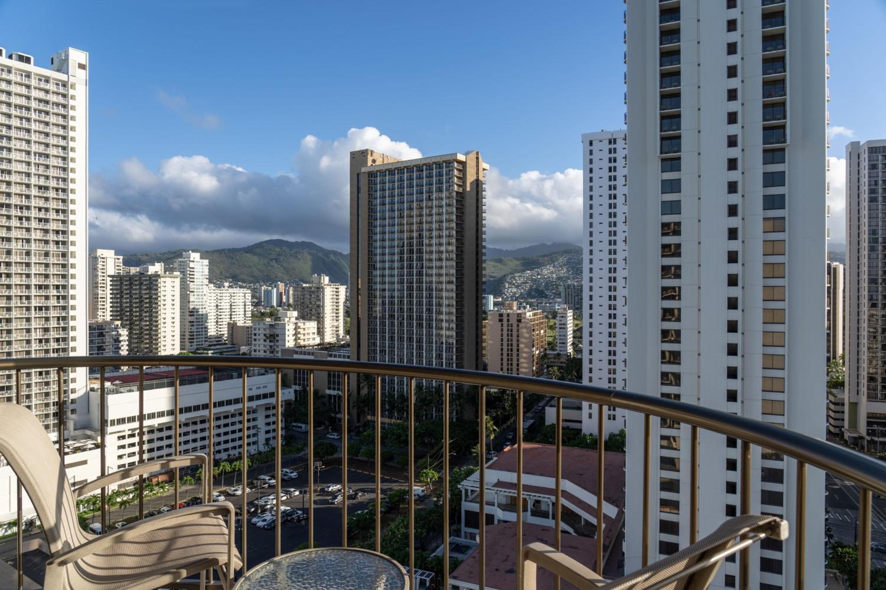 Waikiki City View, Guest room, 2 Double, City view, Balcony thumbnail 6