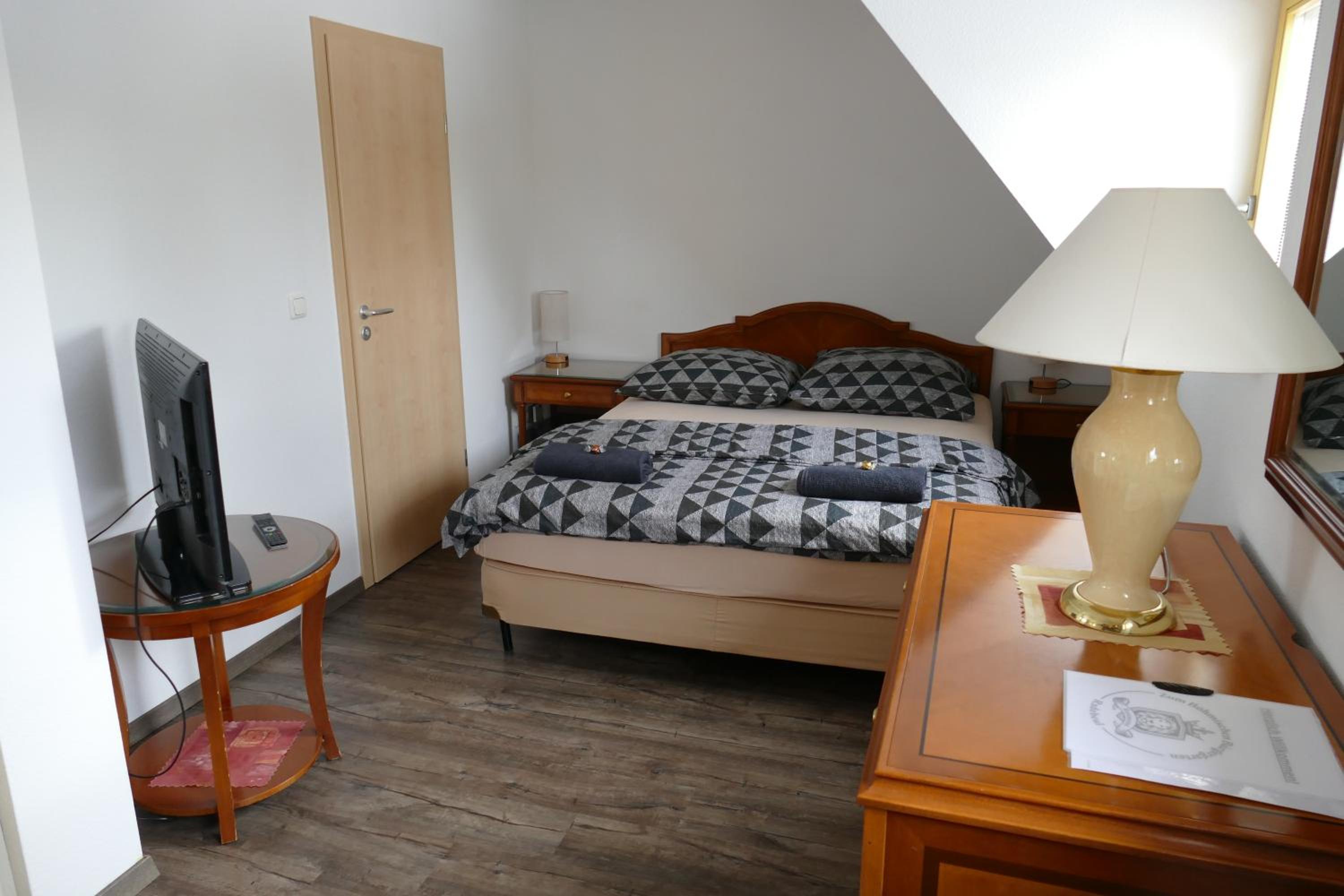 One-Bedroom Apartment - Photo 1
