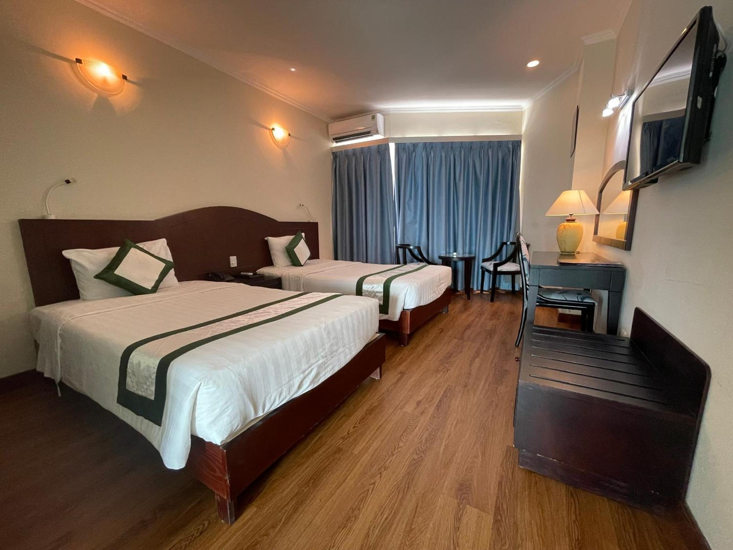 Deluxe Double Room with Sea View - Photo 10