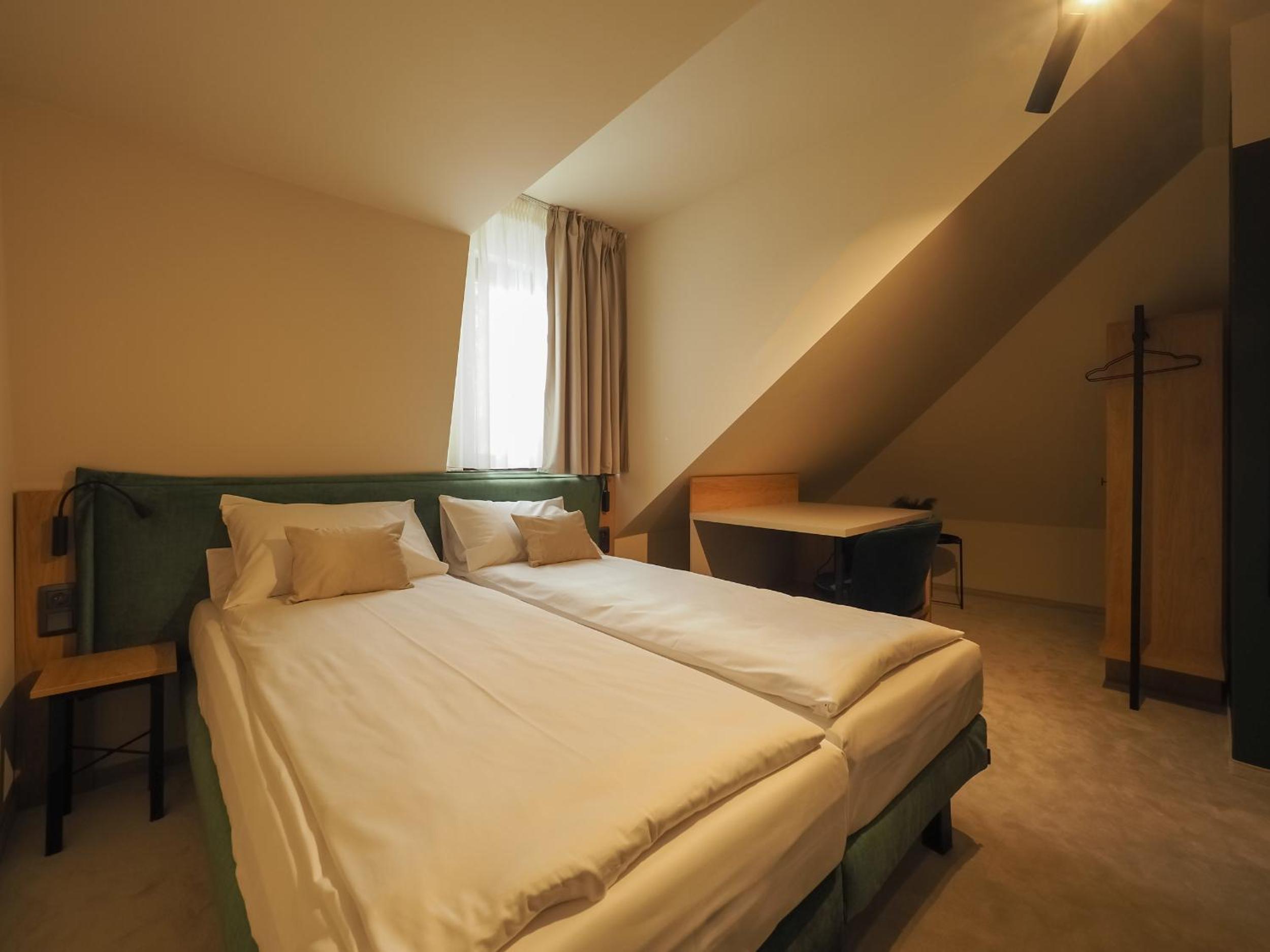 Standard Double or Twin Room photo 2