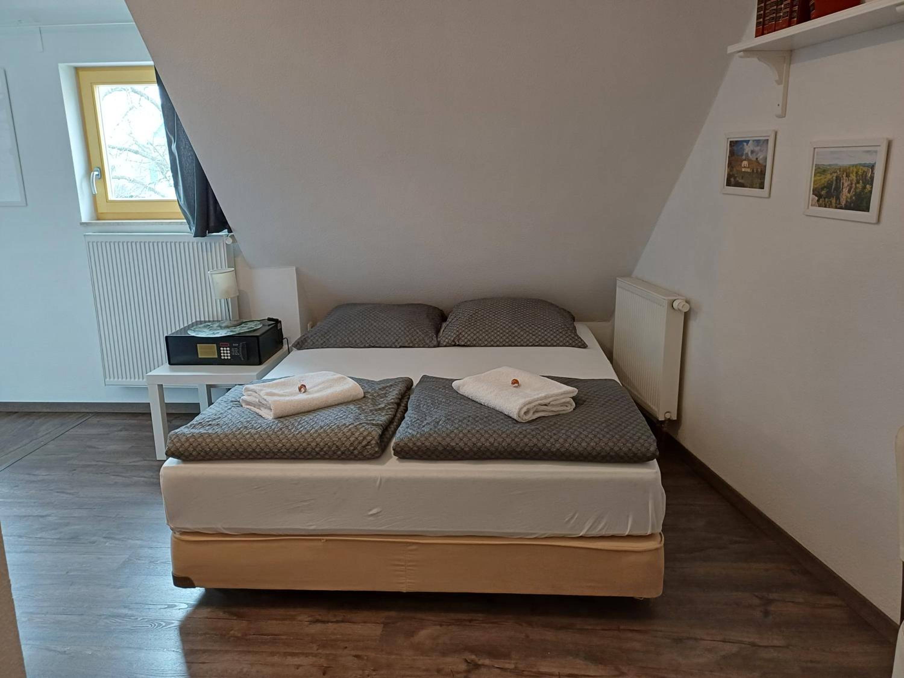 One-Bedroom Apartment photo 1