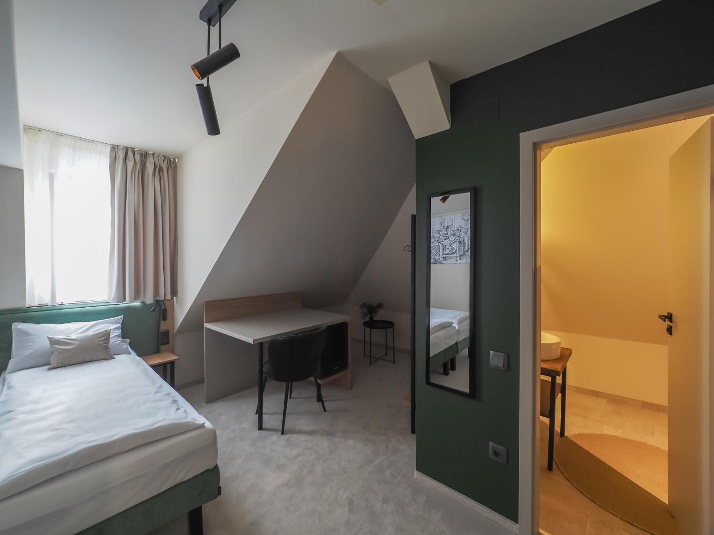 Standard Double or Twin Room photo 3