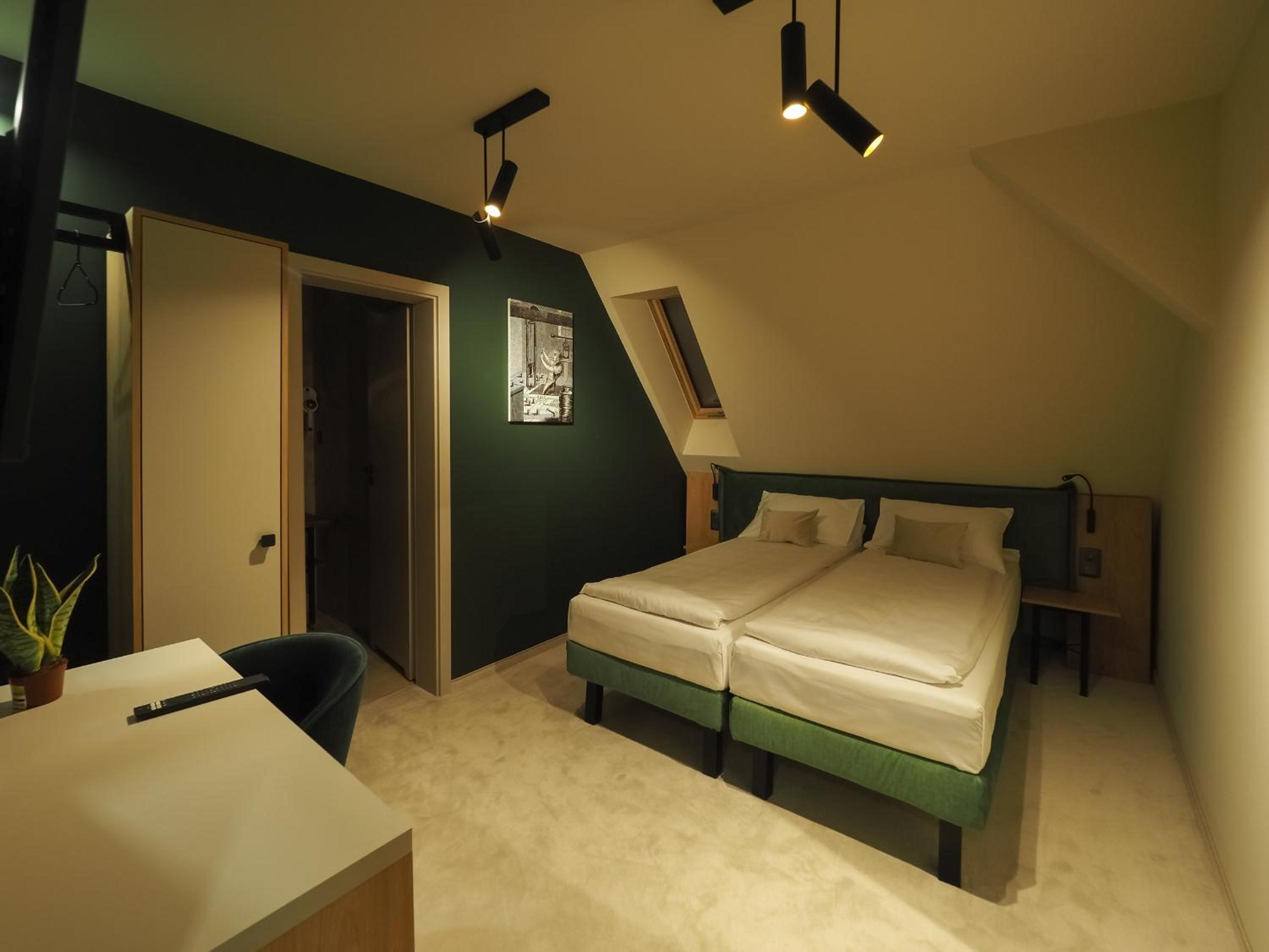 Standard Double or Twin Room photo 2