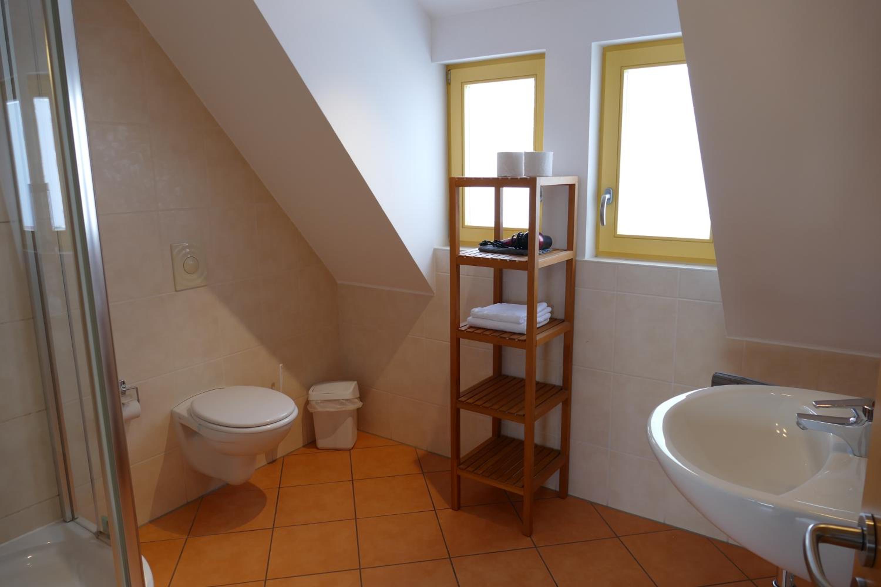 Apartment with Balcony - Photo 7