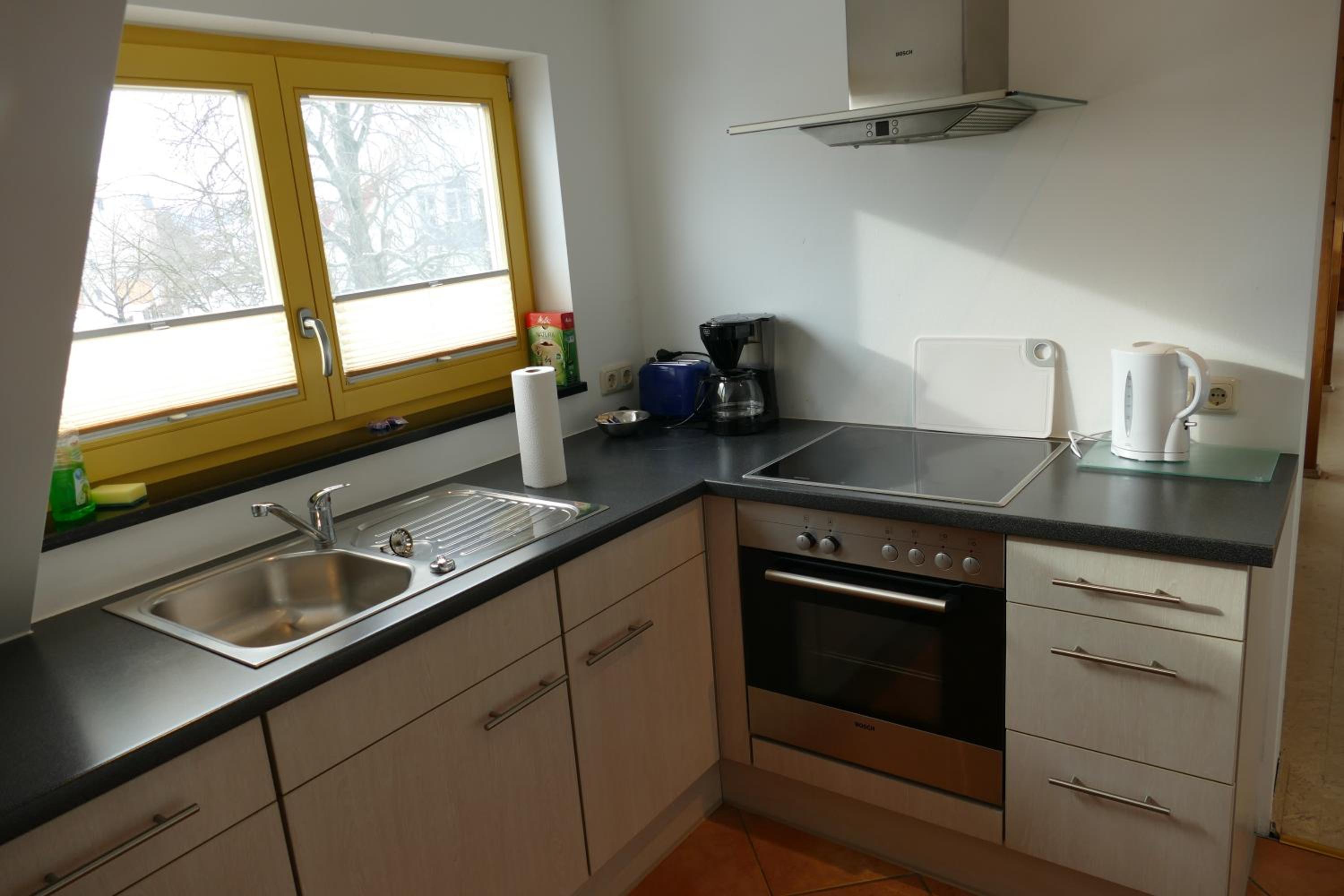 Apartment with Balcony - Photo 5