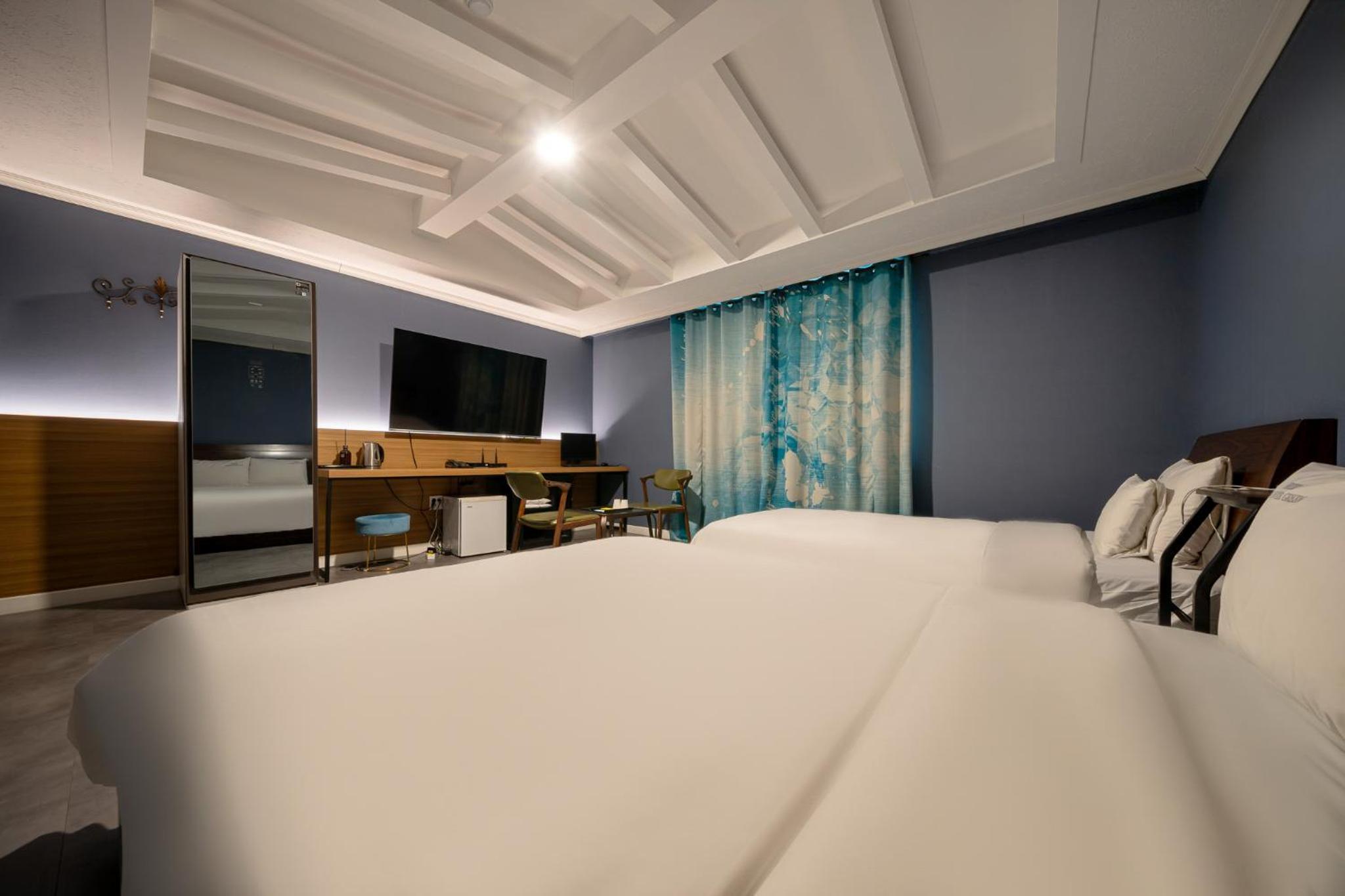 Deluxe Twin Room photo 3