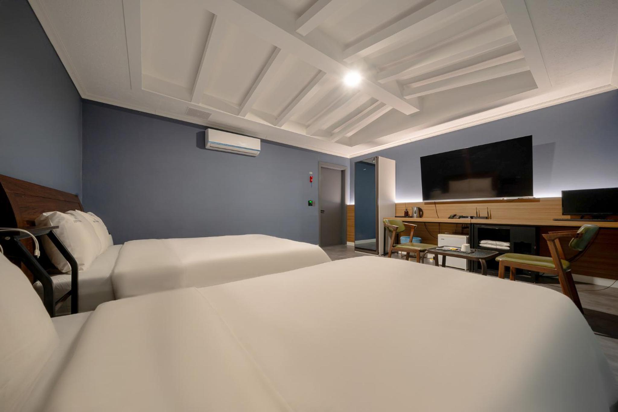 Deluxe Twin Room photo 2