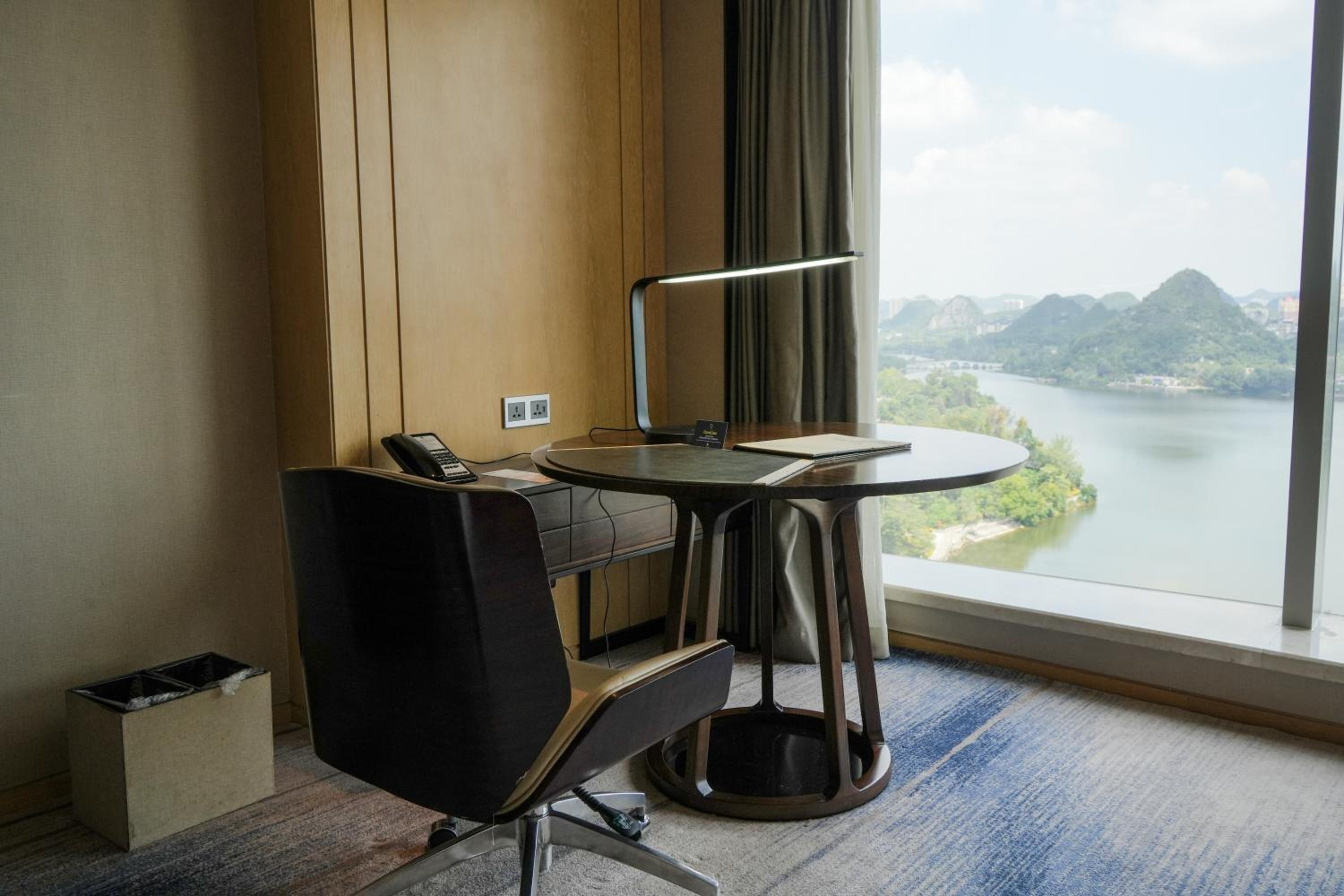 King Guest Room with Lake View