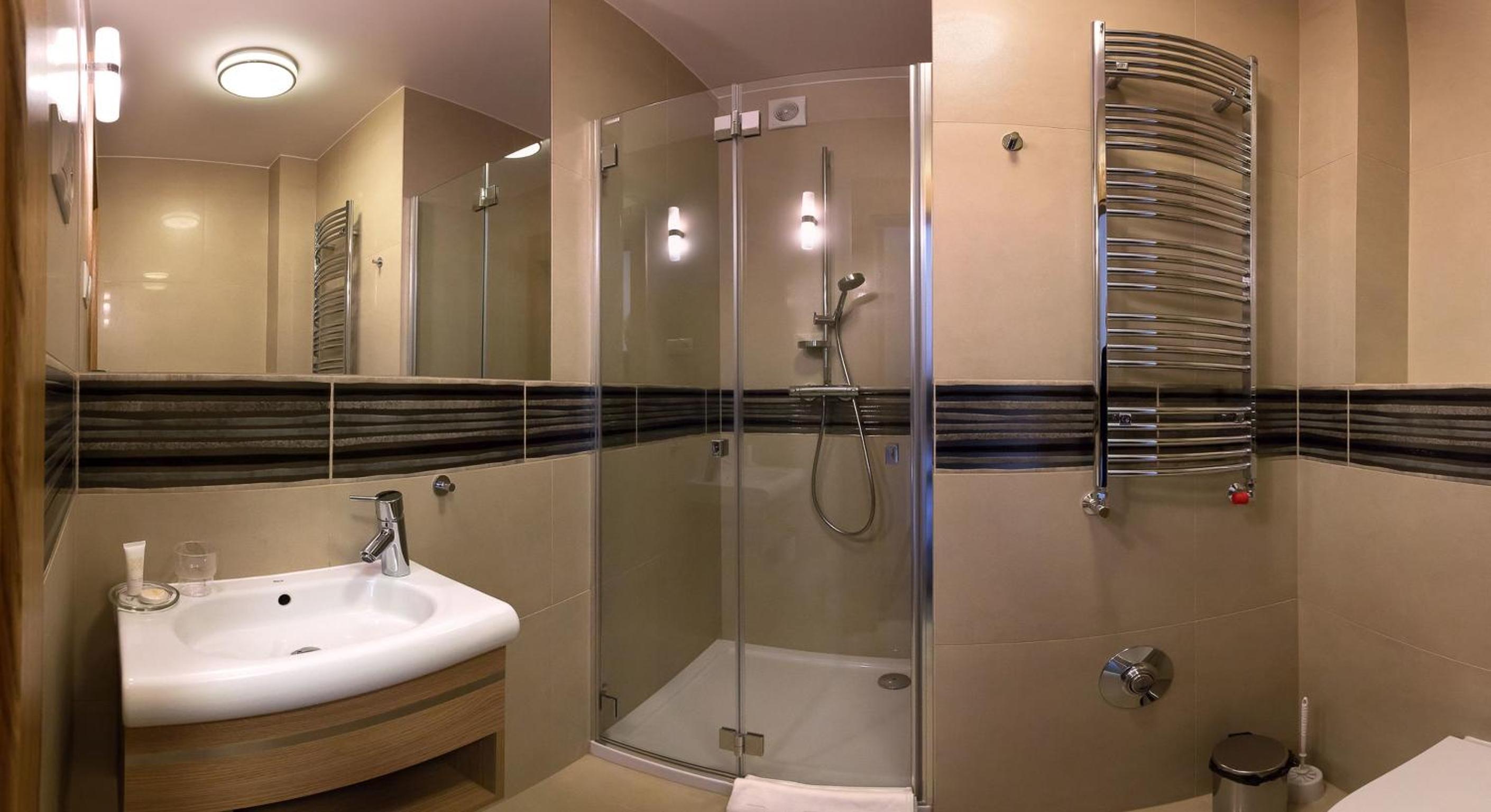 Double Room with Extra Bed - Photo 5