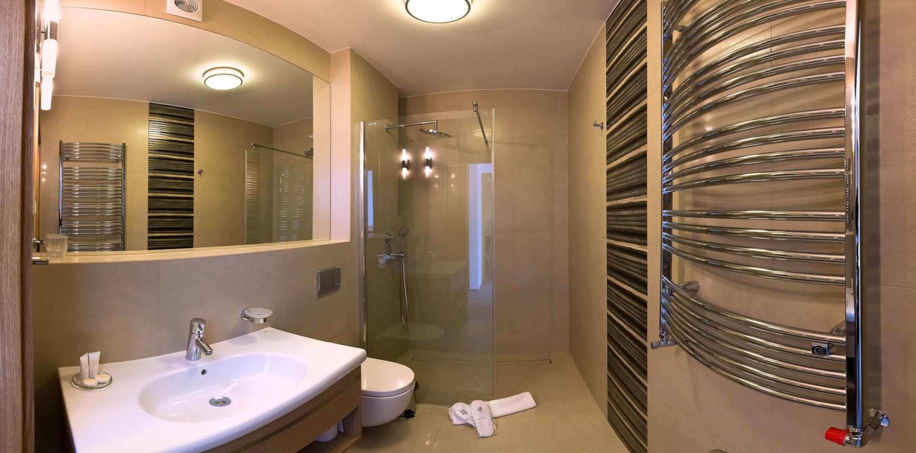 Deluxe Double Room - Photo 7