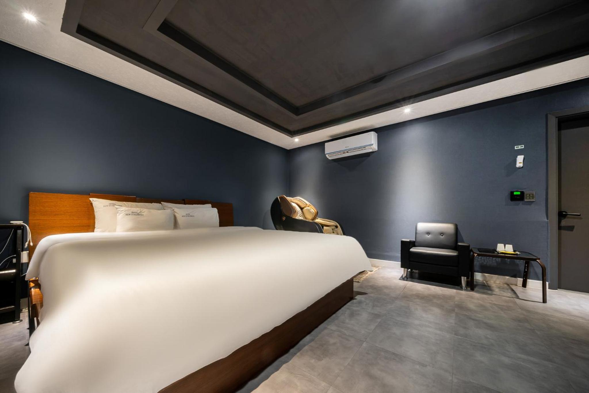 King Room With Spa Bath photo 2
