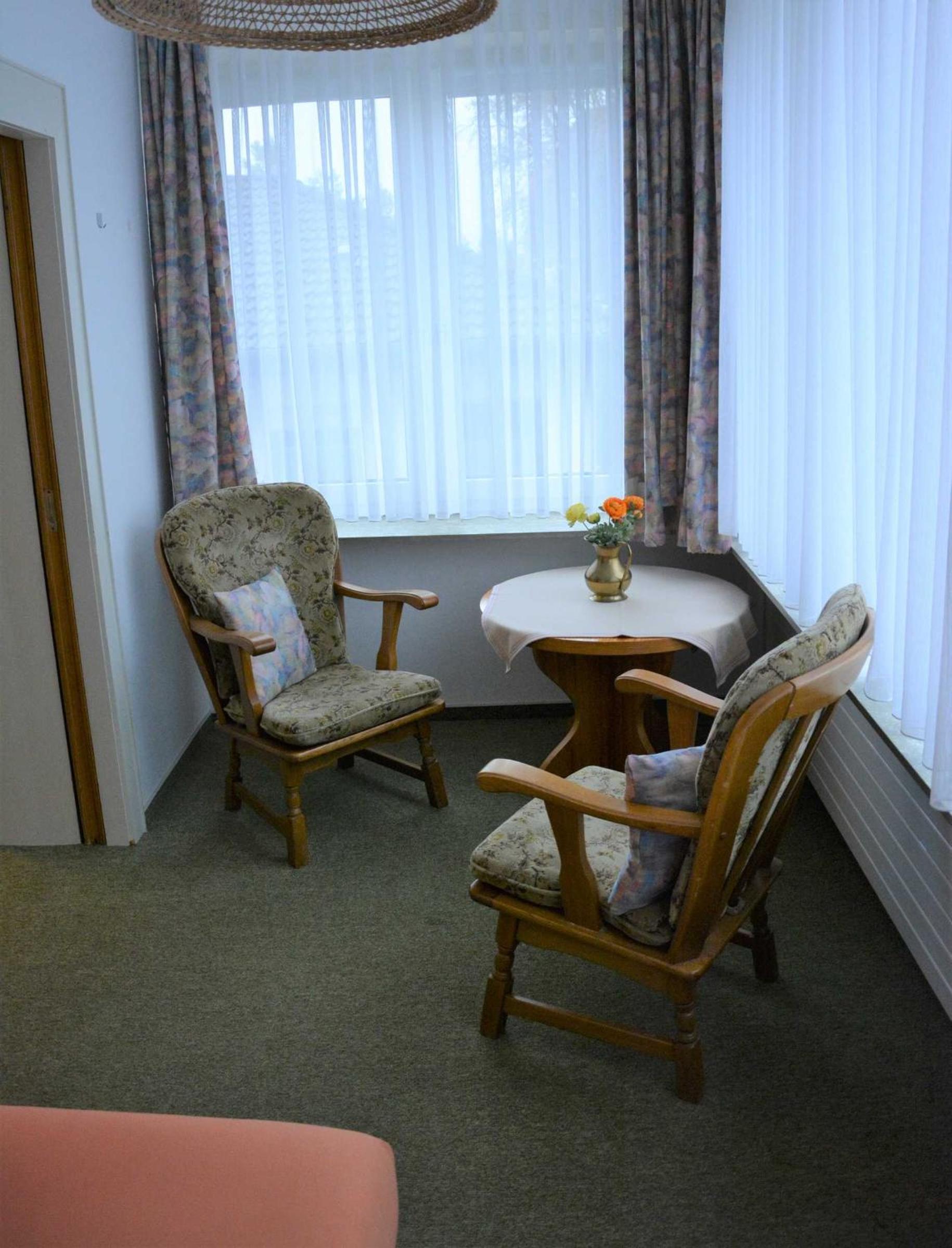 One-Bedroom Apartment with Shower photo 2