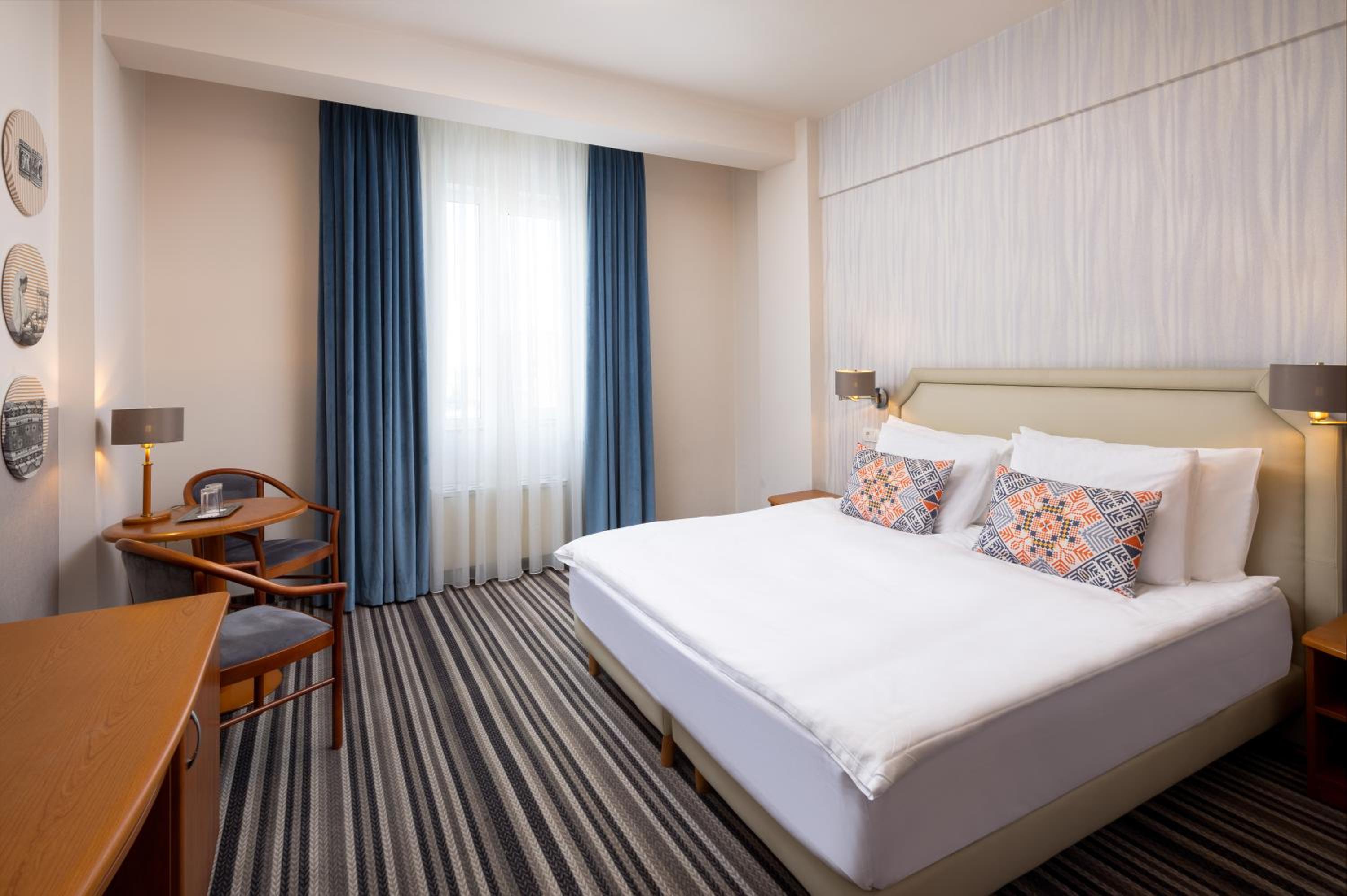 Standard Double Room - Photo 7
