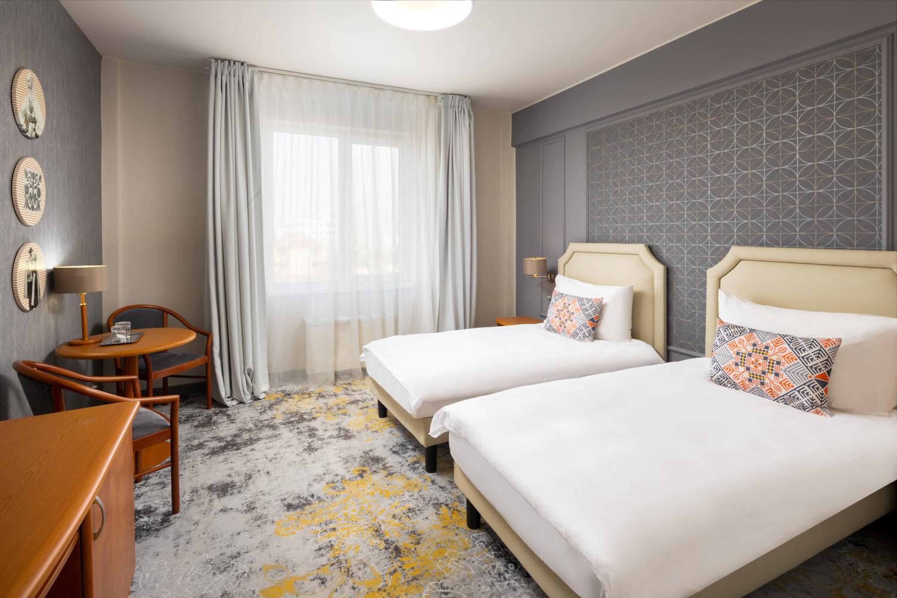 Standard Twin Room - Photo 3