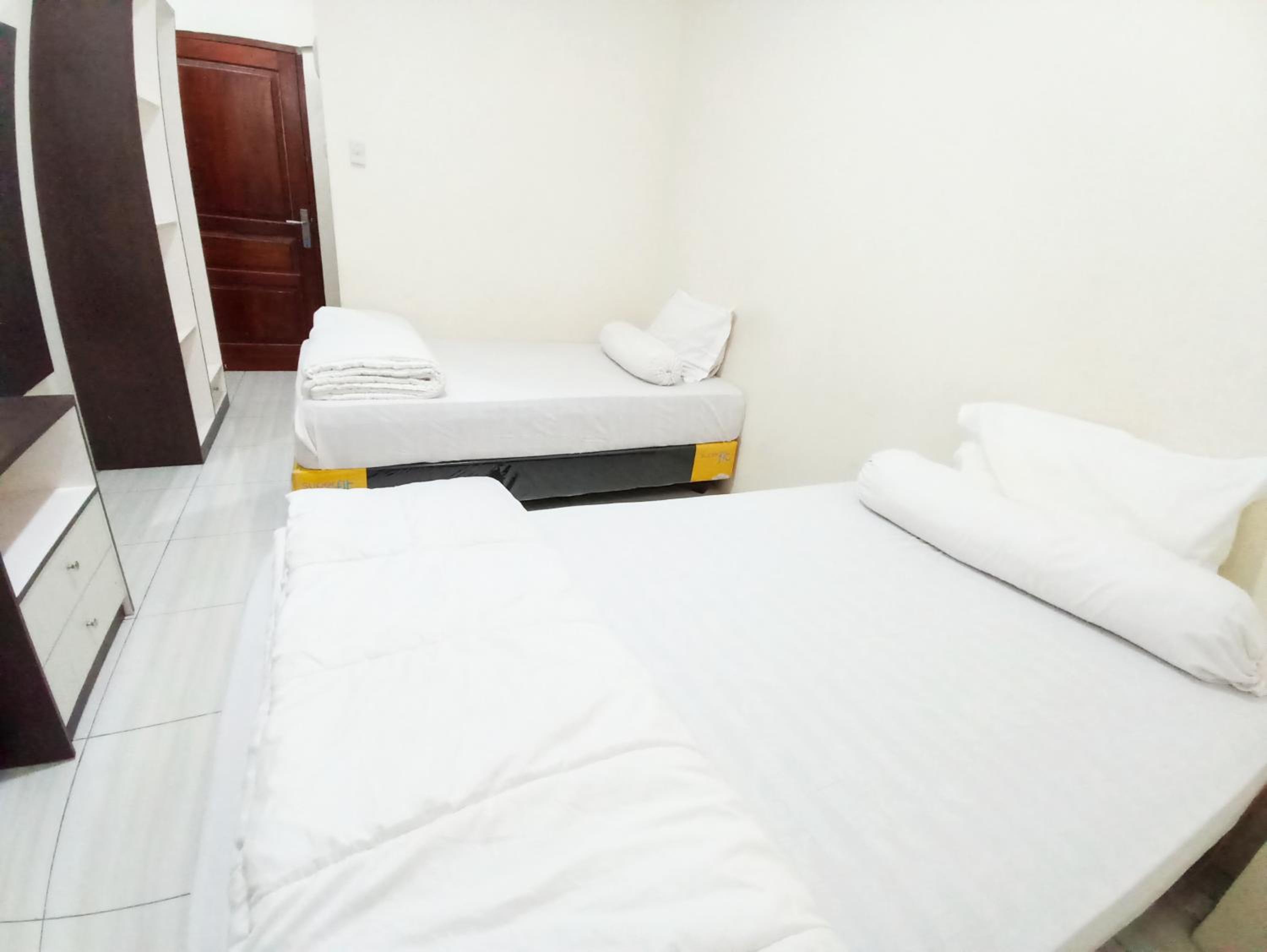 Standard Twin Room photo 2