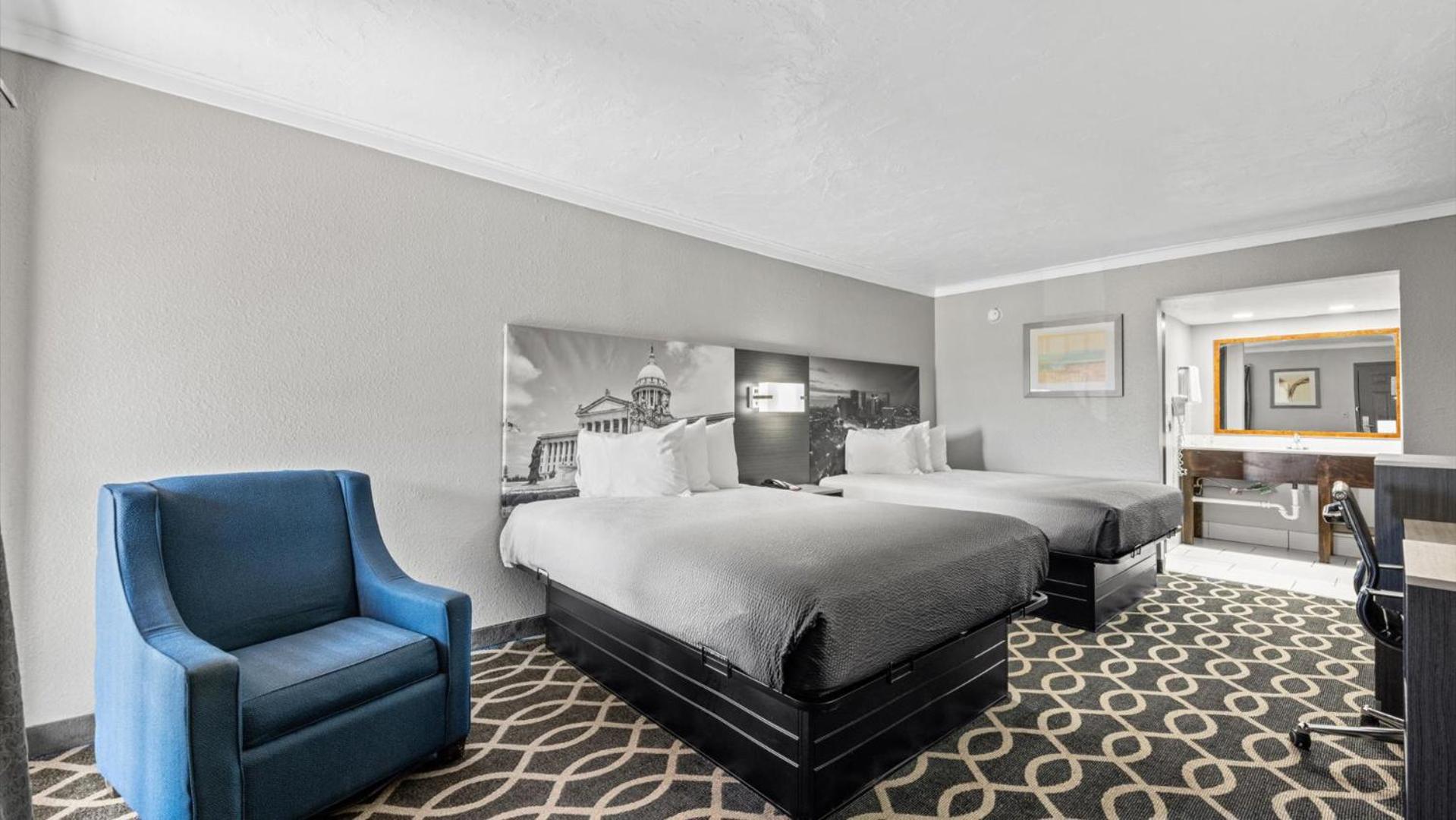 1 King Bed and 1 Queen Bed, Suite, Non-Smoking
