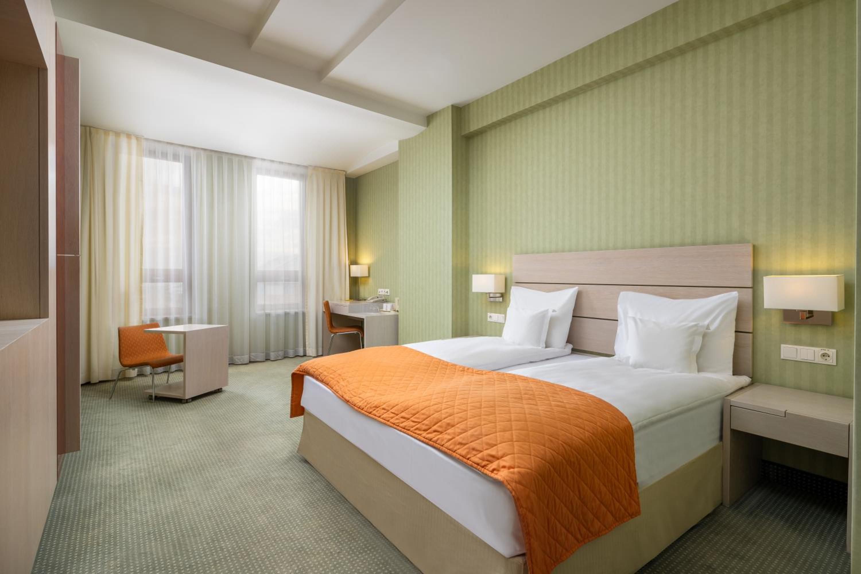 Standard King Room - Photo 1