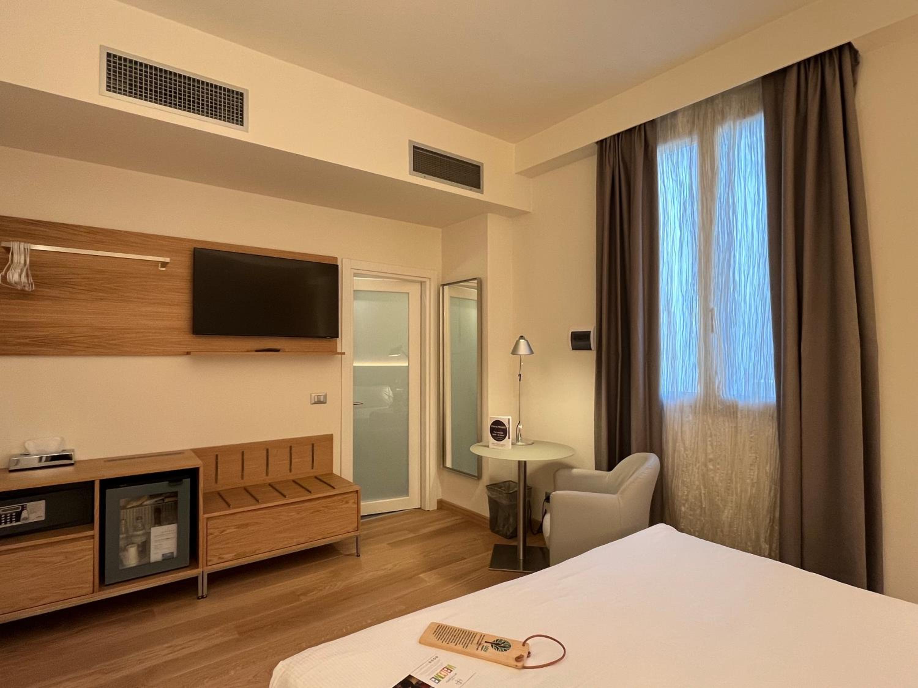 Superior Double Room - Photo 3