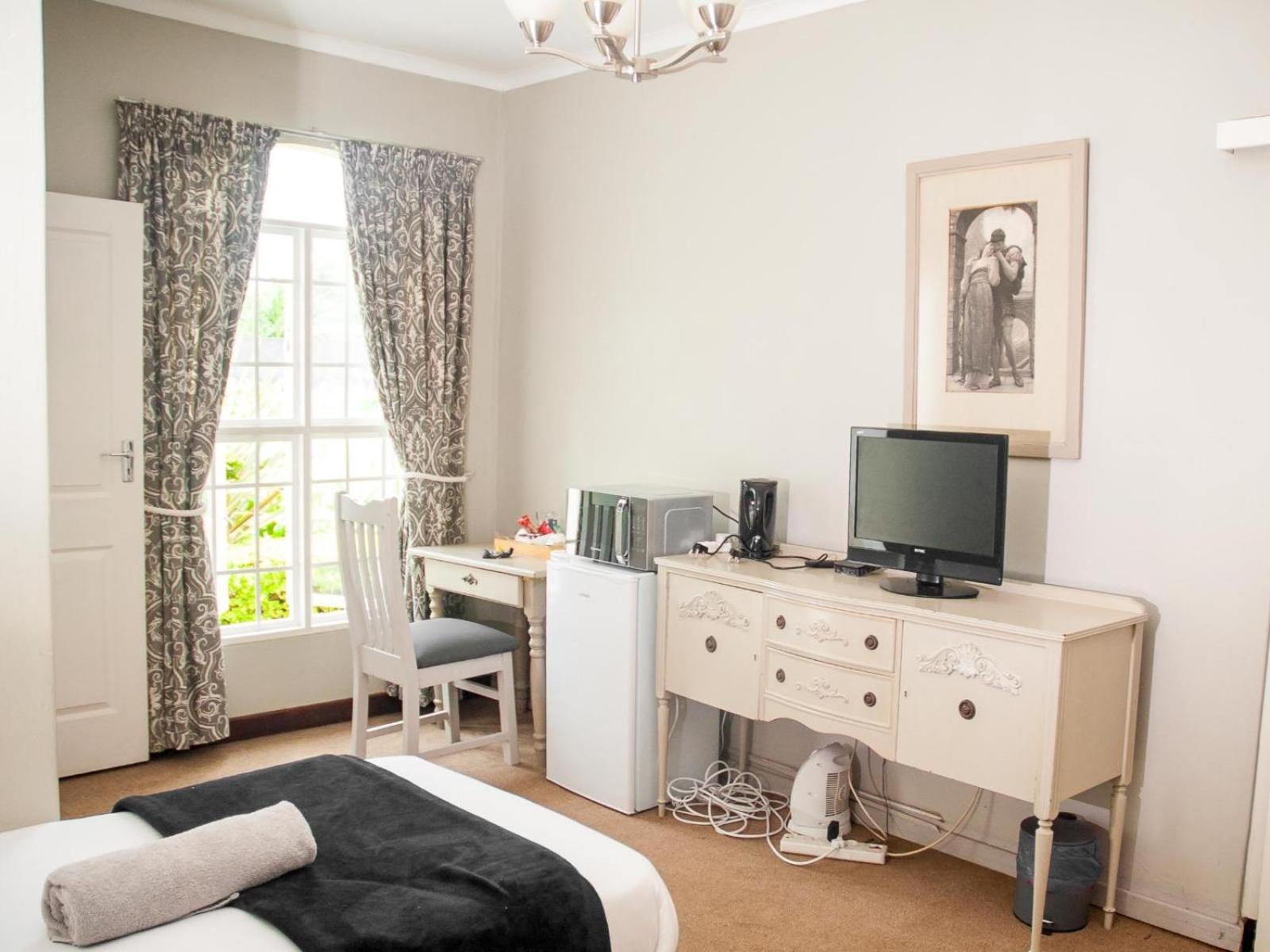 Deluxe Twin Room - Photo 13