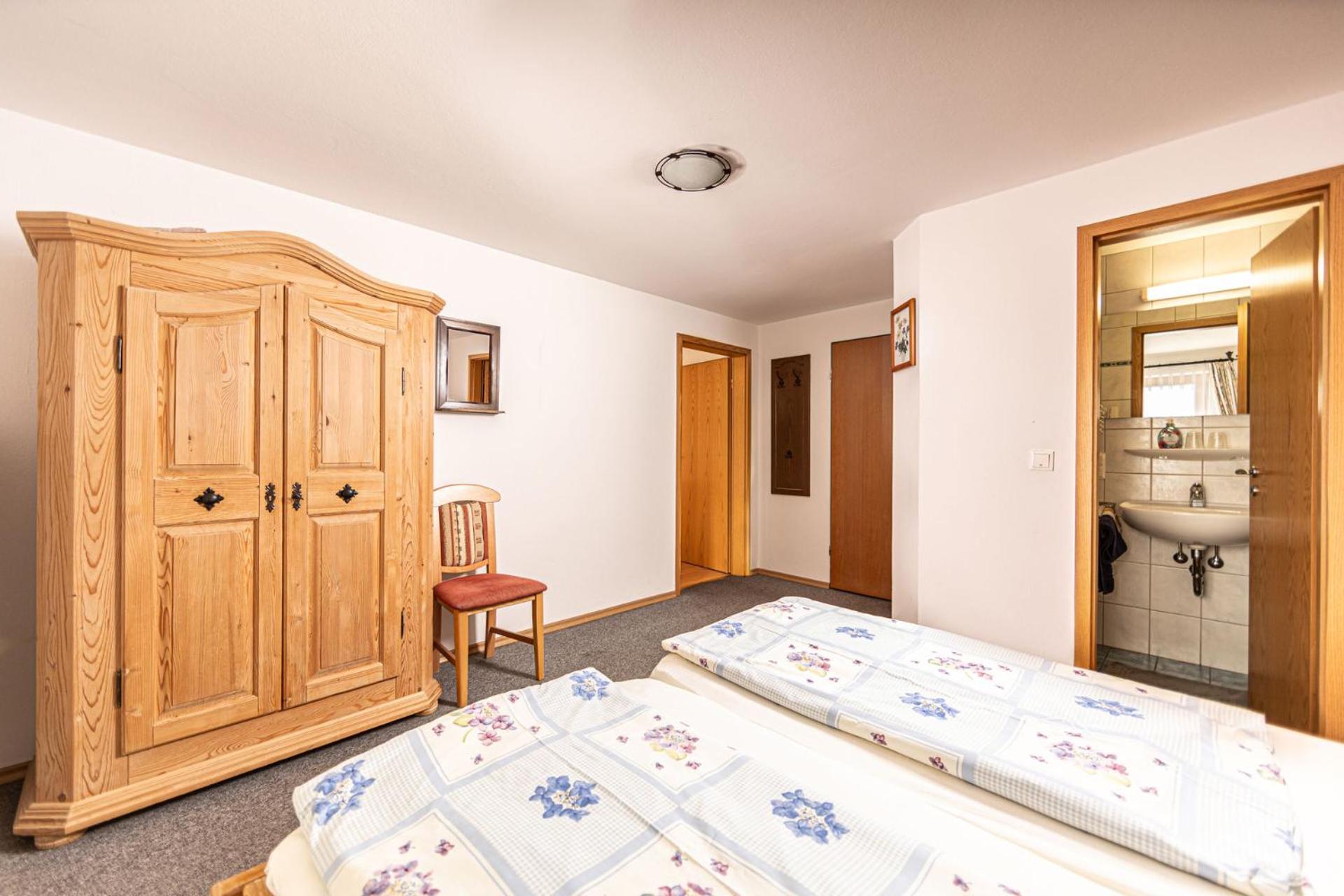 Apartment With Mountain View photo 3