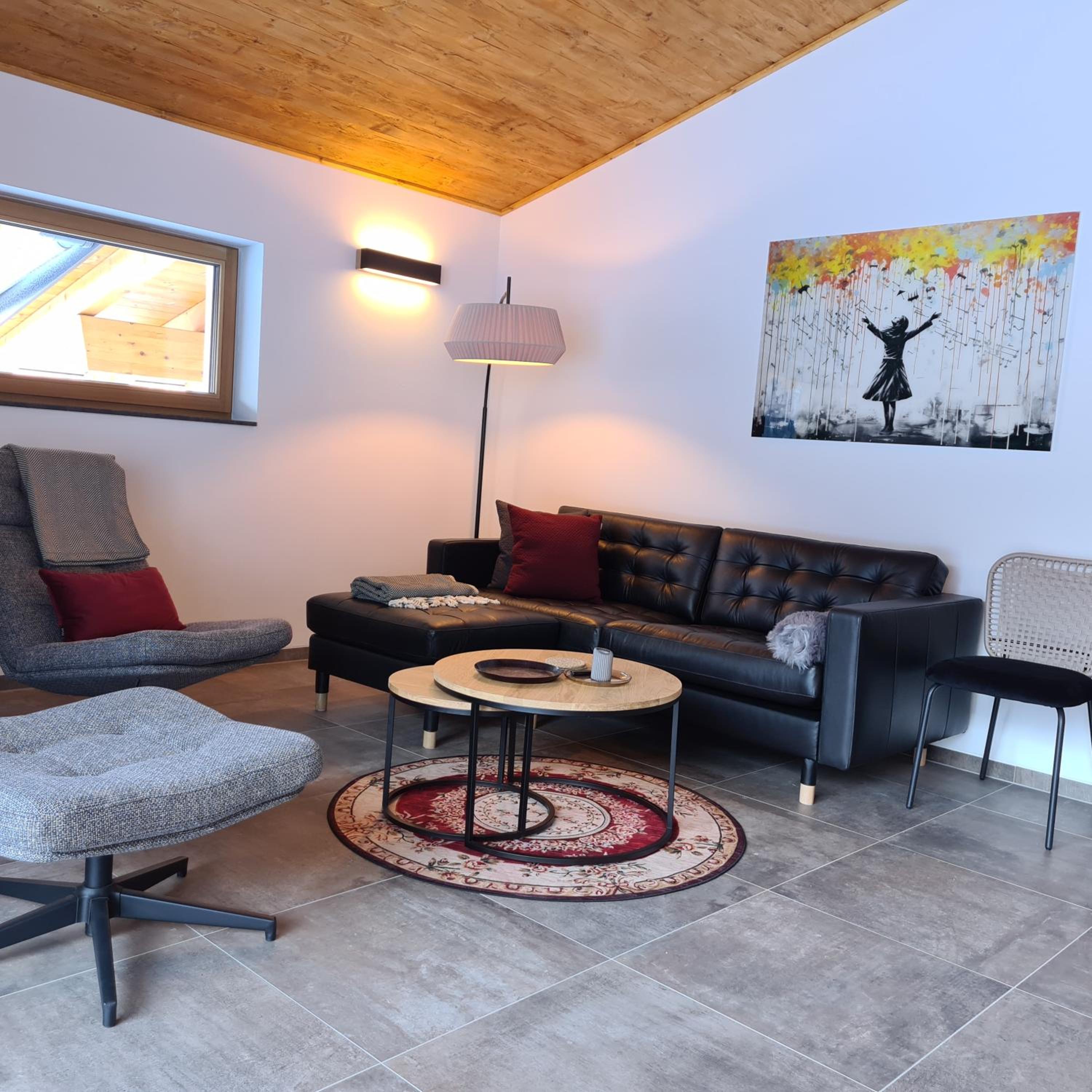 Apartment with Mountain View photo 1