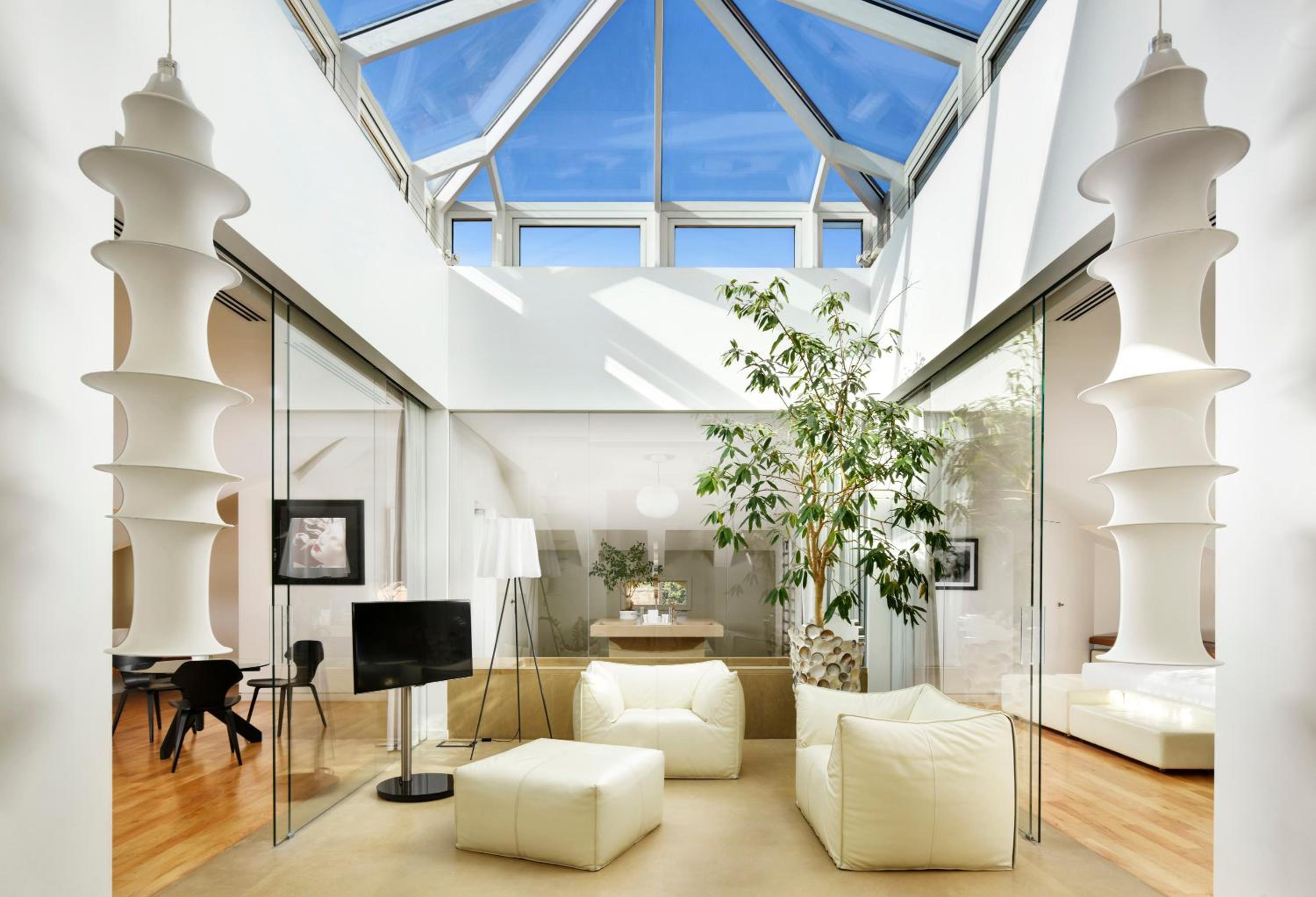 Skylight Suite photo 1