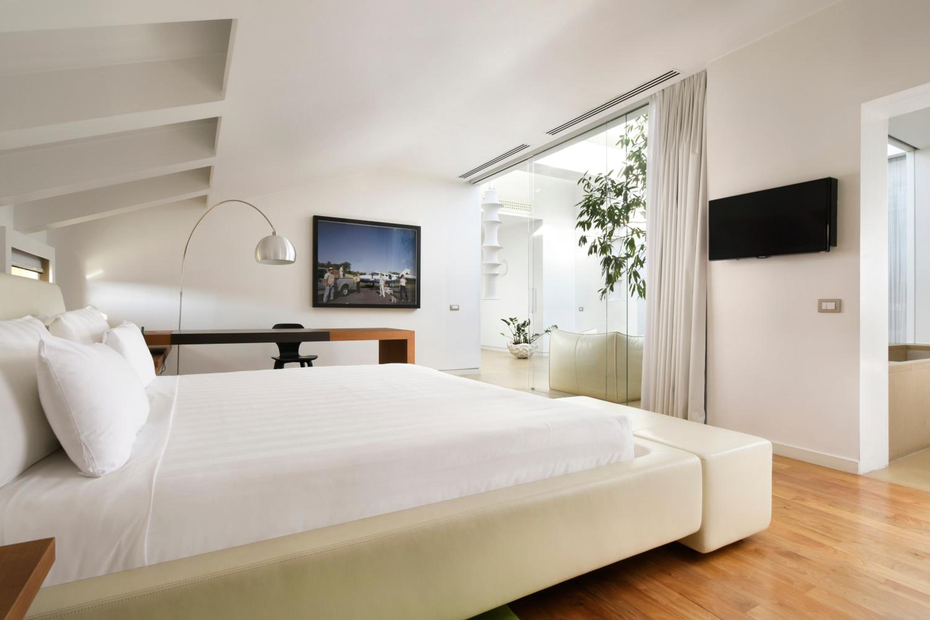 Skylight Suite photo 2