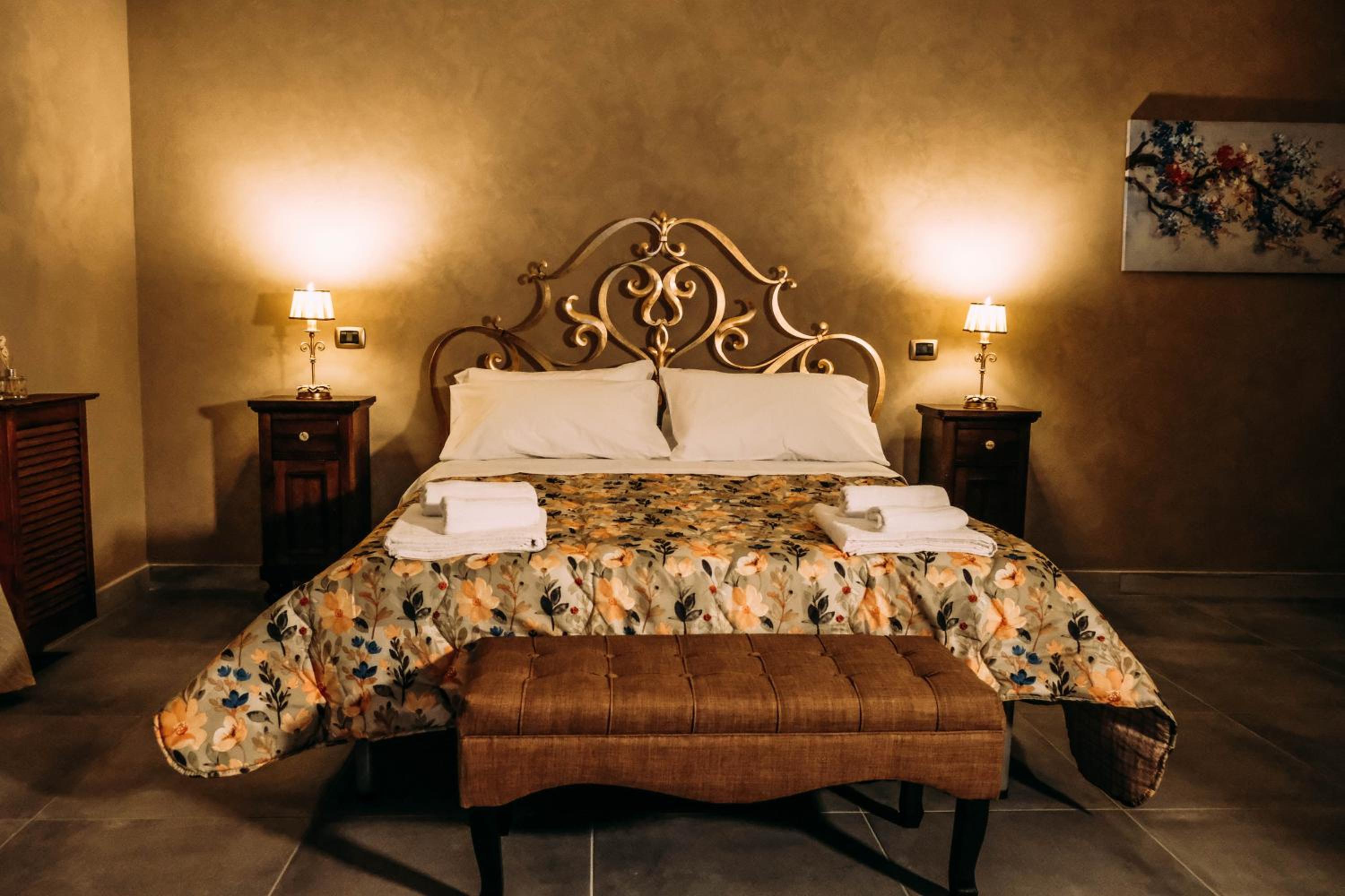 Queen Room with Balcony photo 1