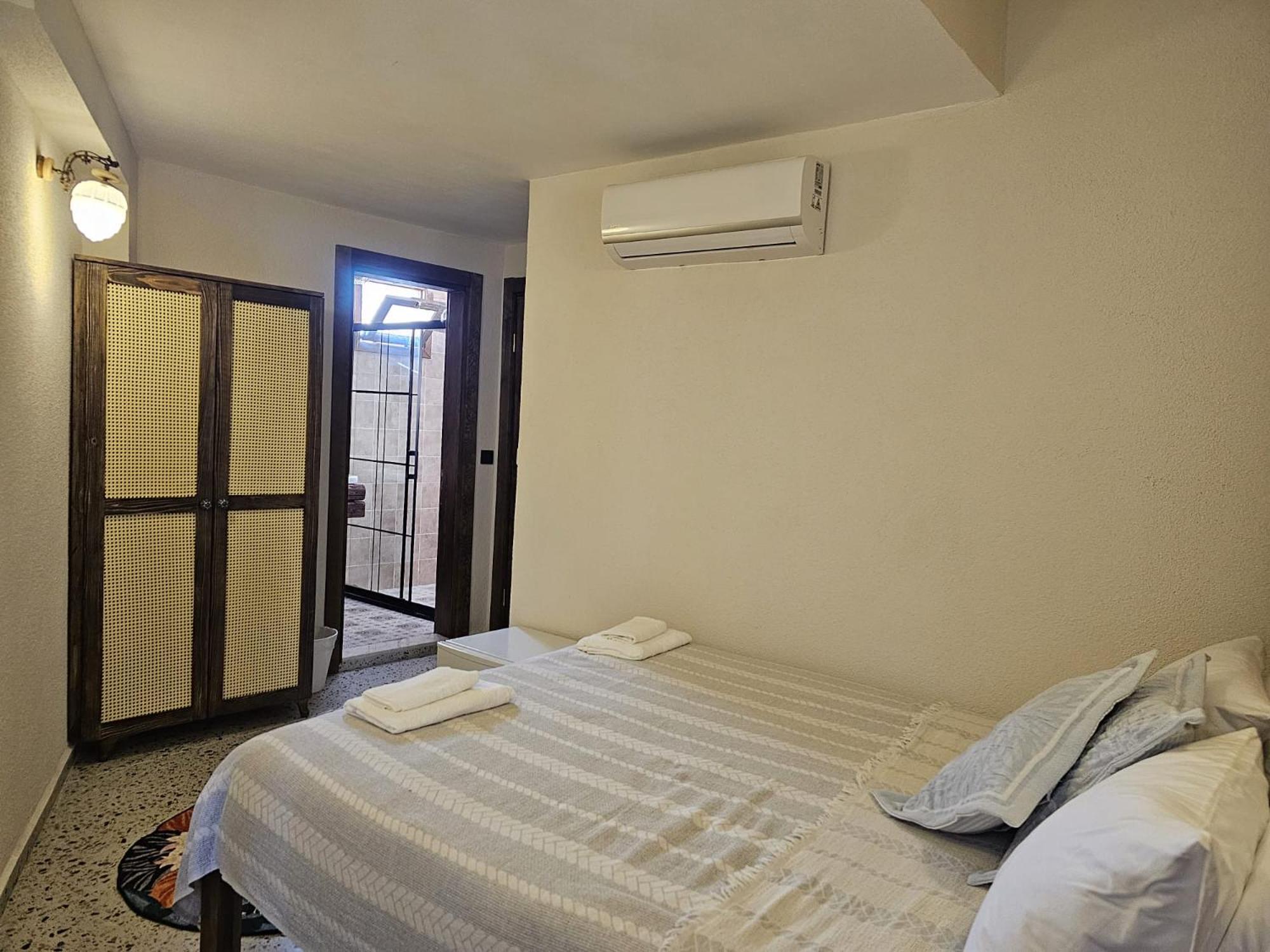 Standard Double Room photo 3