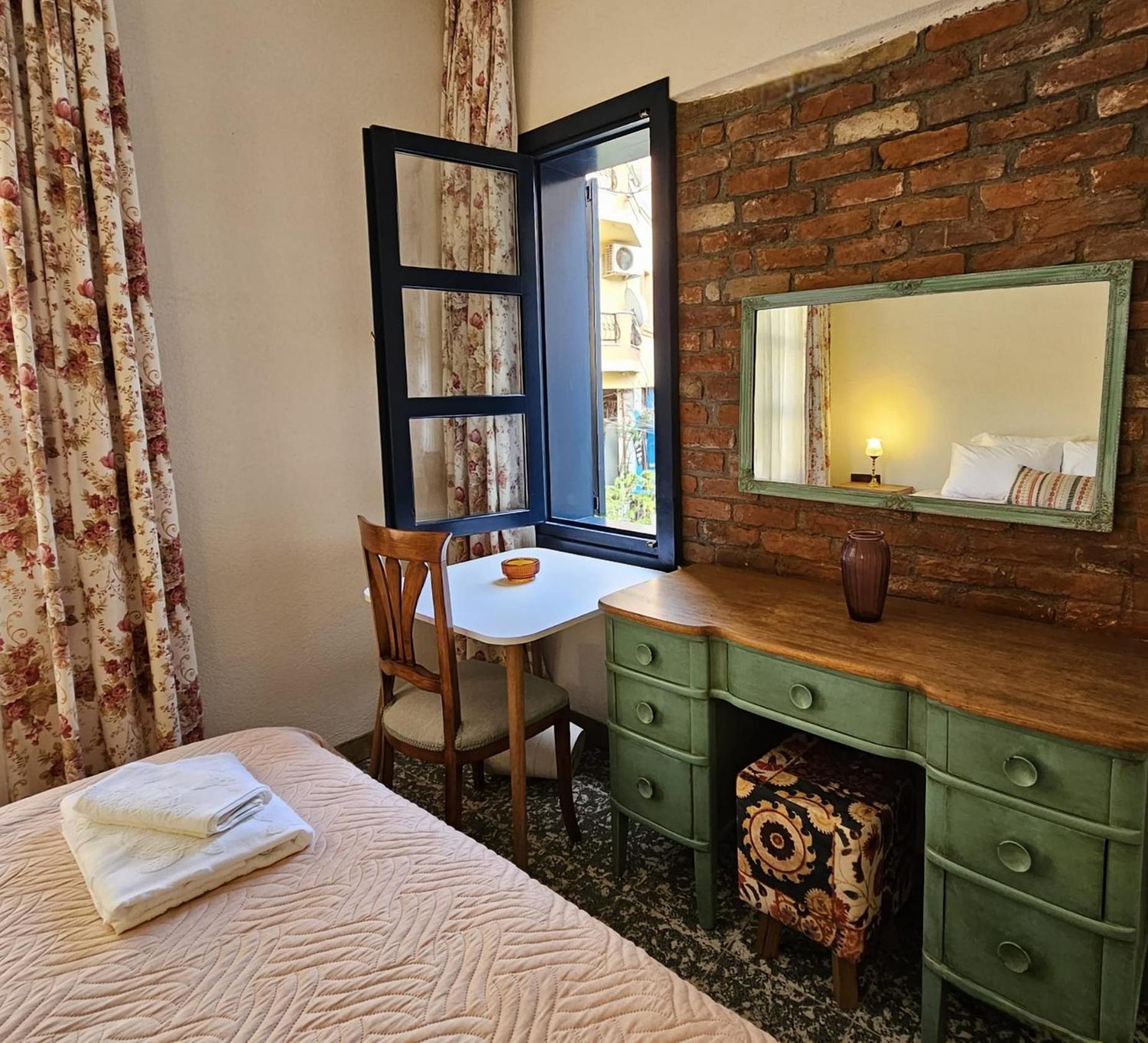 Standard Double Room photo 3
