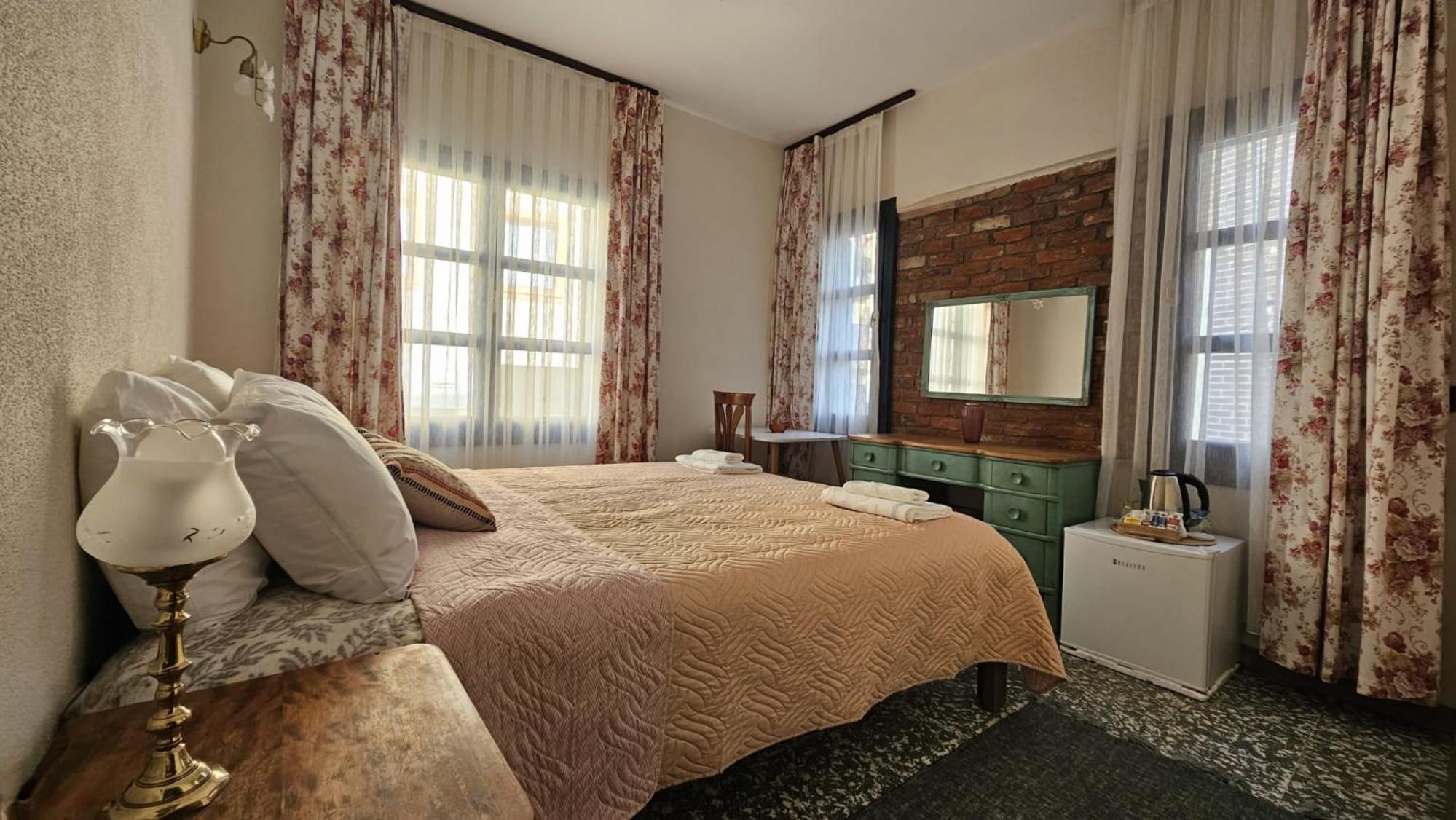 Standard Double Room photo 2