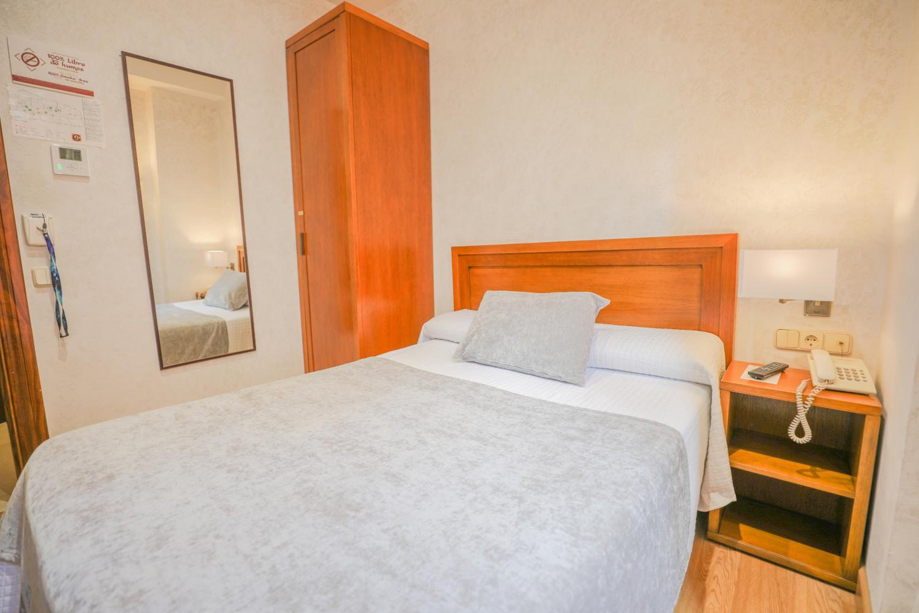 Small Double Room photo 2