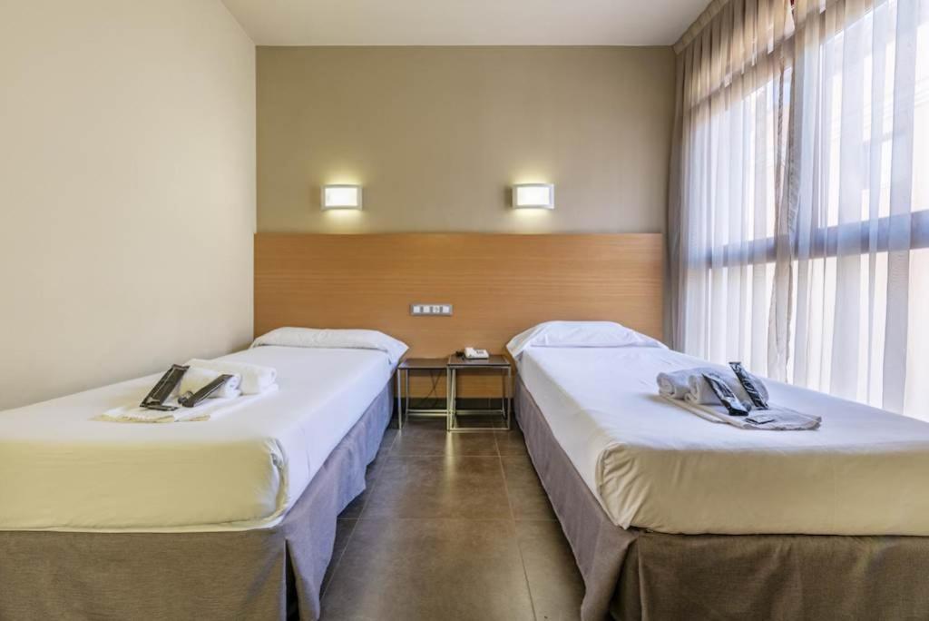 Double or Twin Room - Photo 3