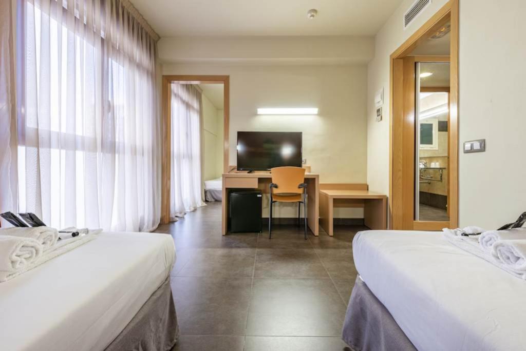 Quadruple Room - Photo 1