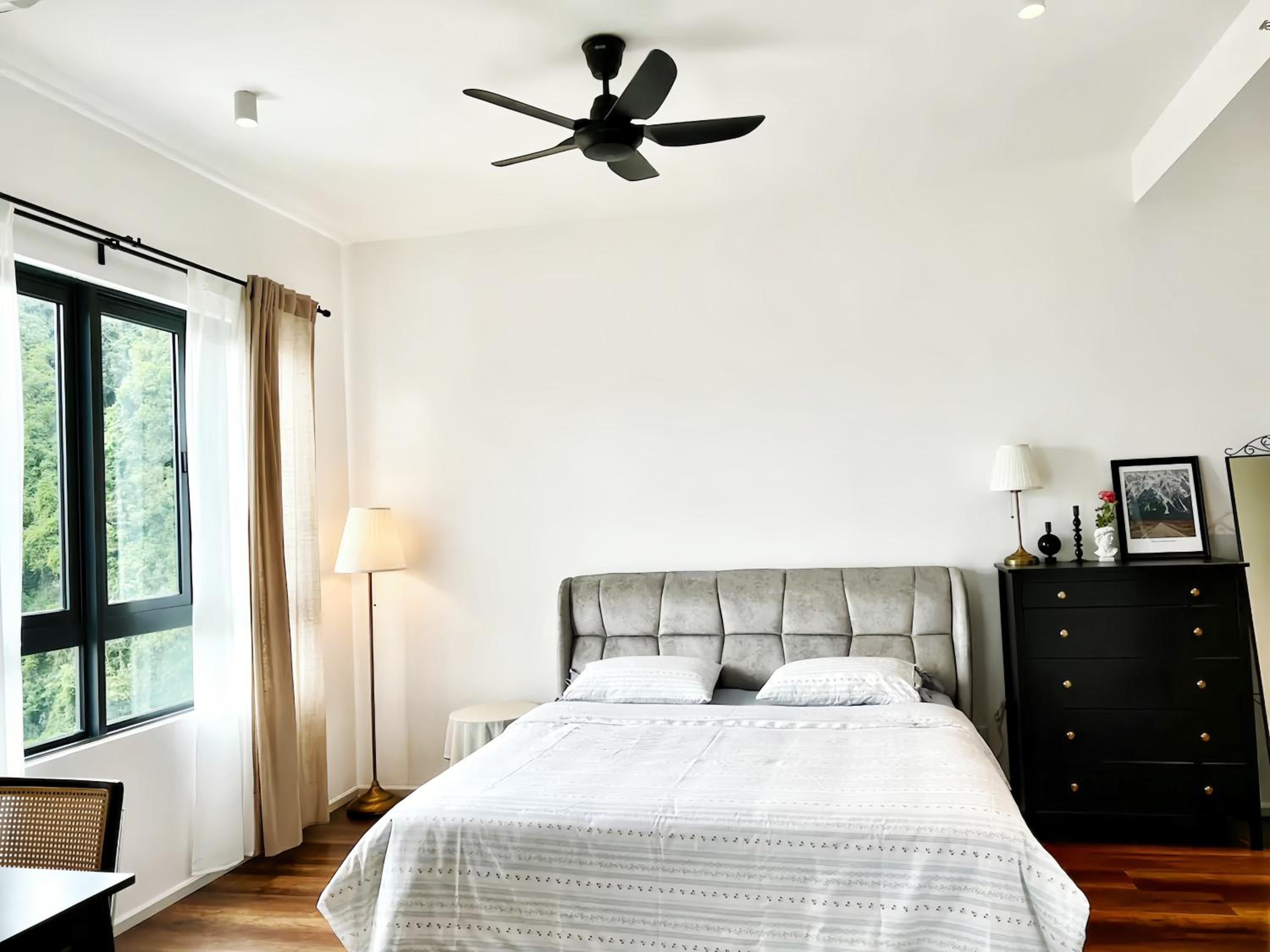 One-Bedroom Apartment - Photo 9