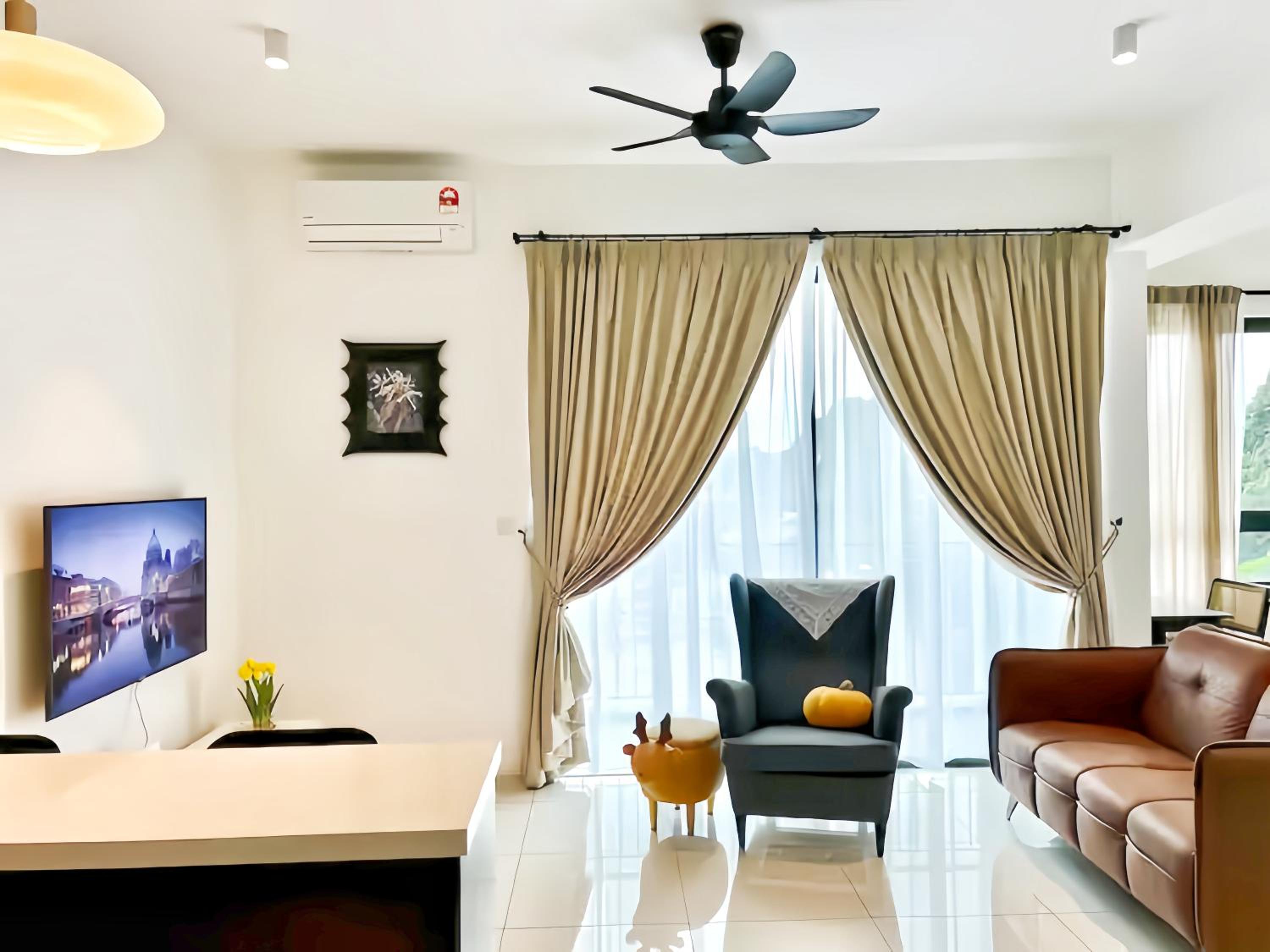One-Bedroom Apartment - Photo 8