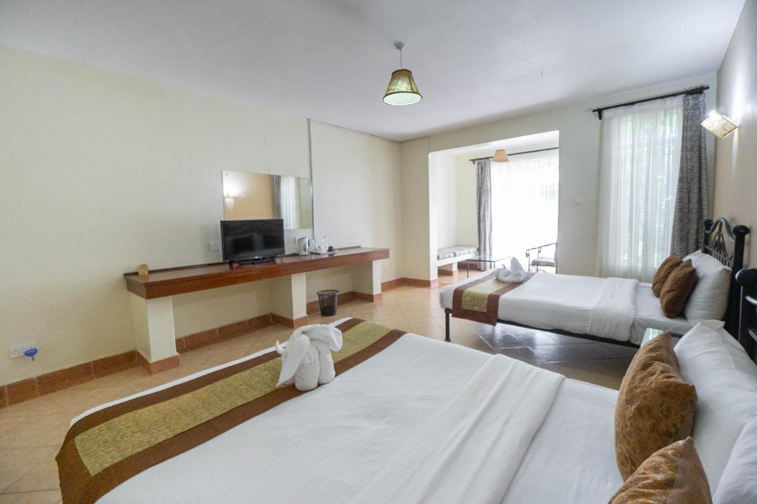 Deluxe Twin Room - Photo 8