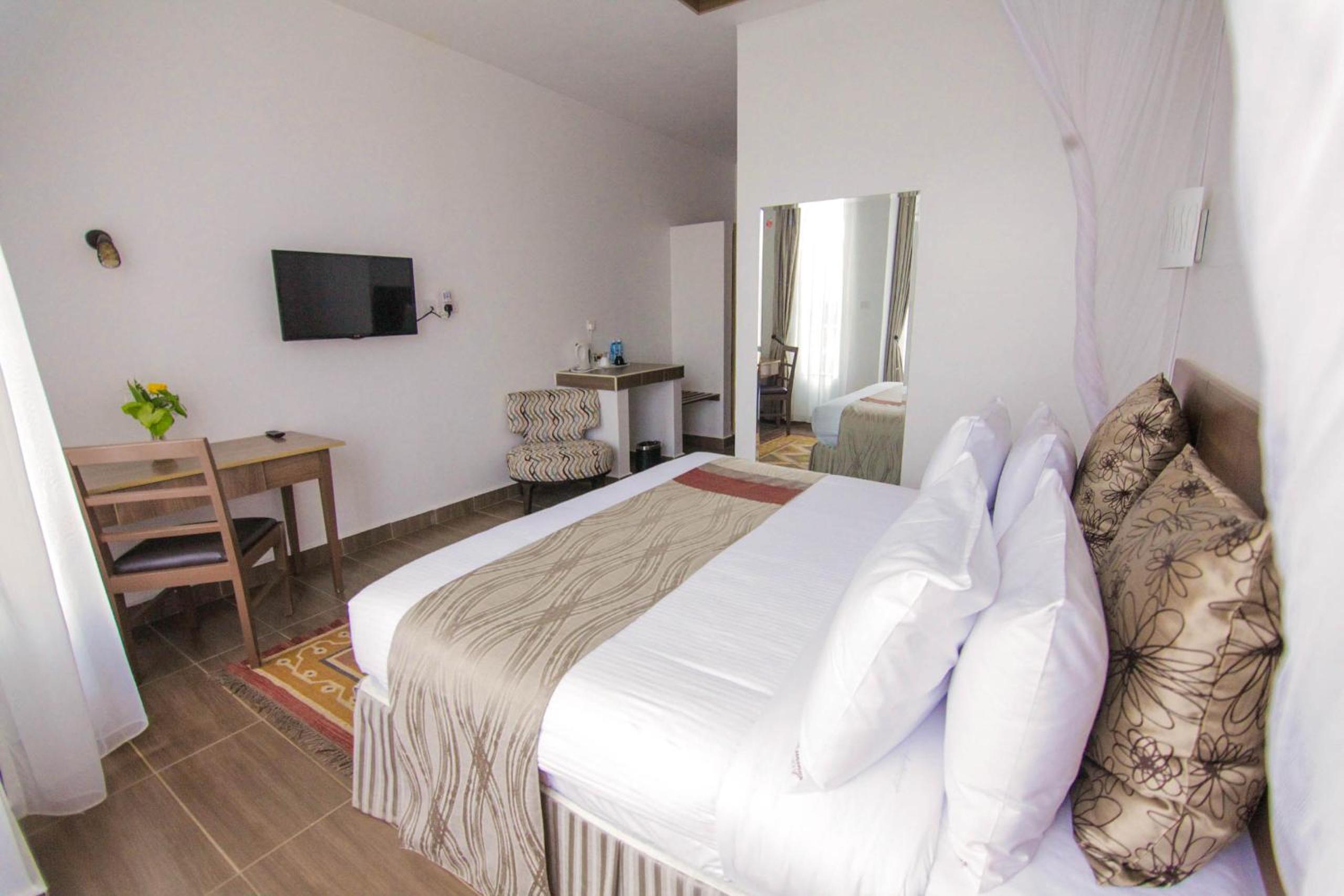 Deluxe Double Room - Photo 15