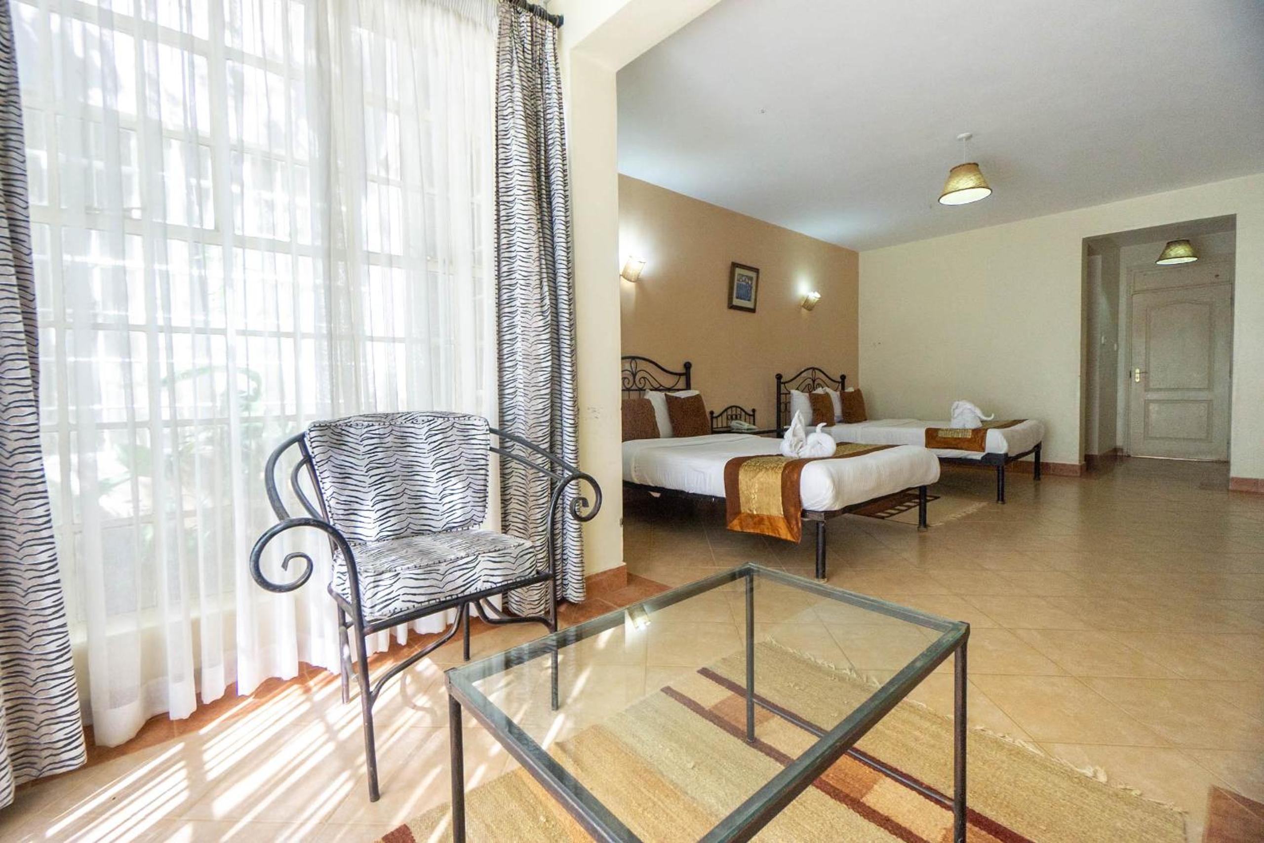 Deluxe Twin Room - Photo 7